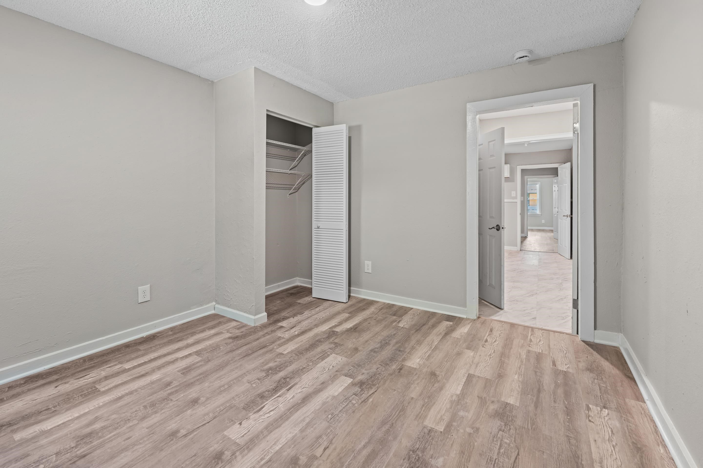 1621 Oakwood St Property Photo 20