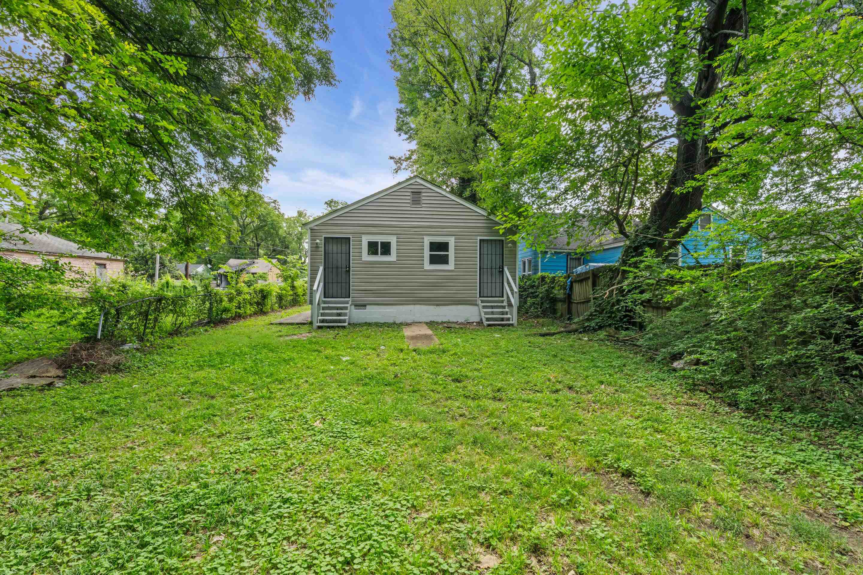 1621 Oakwood St Property Photo 21