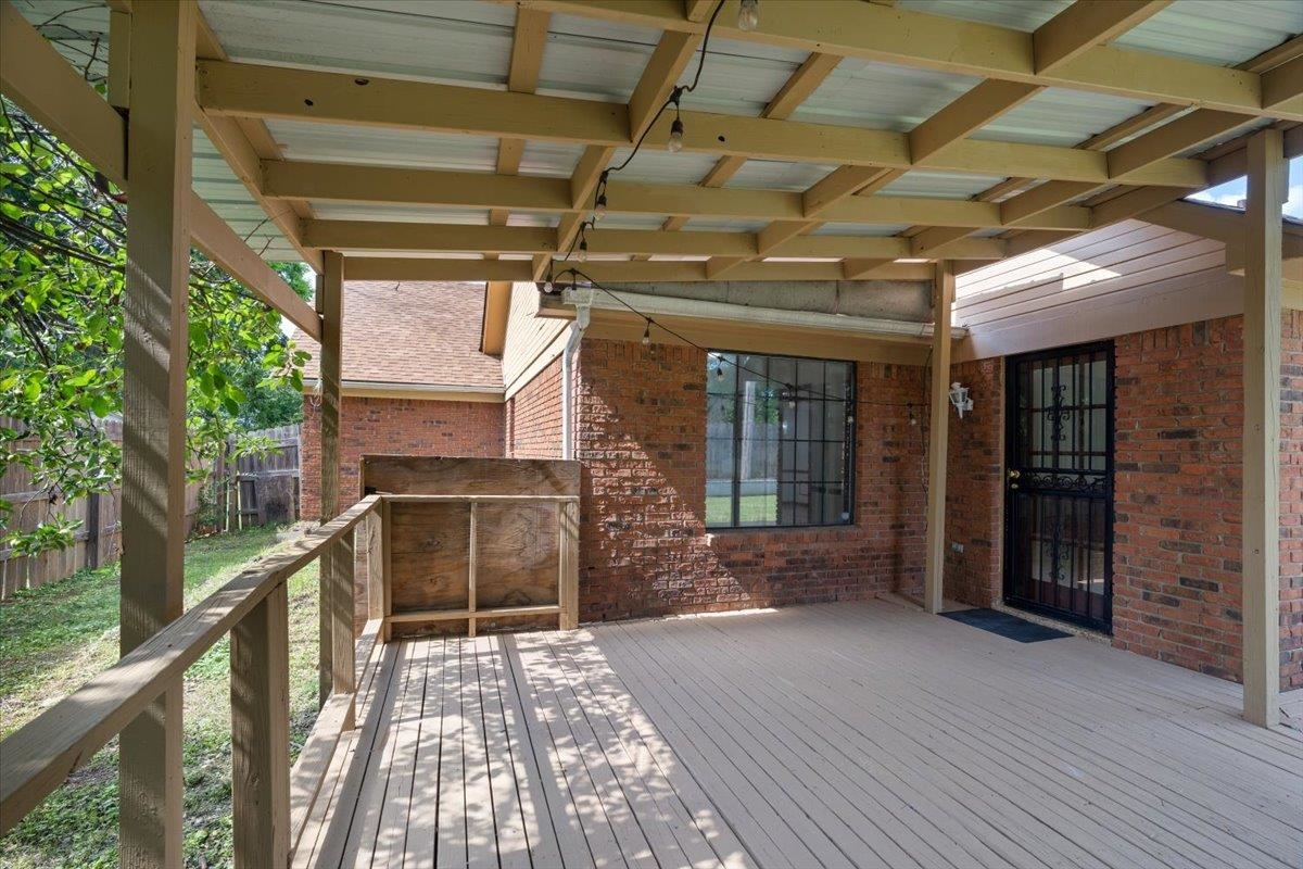 6561 Falling Tree Dr Property Photo 4