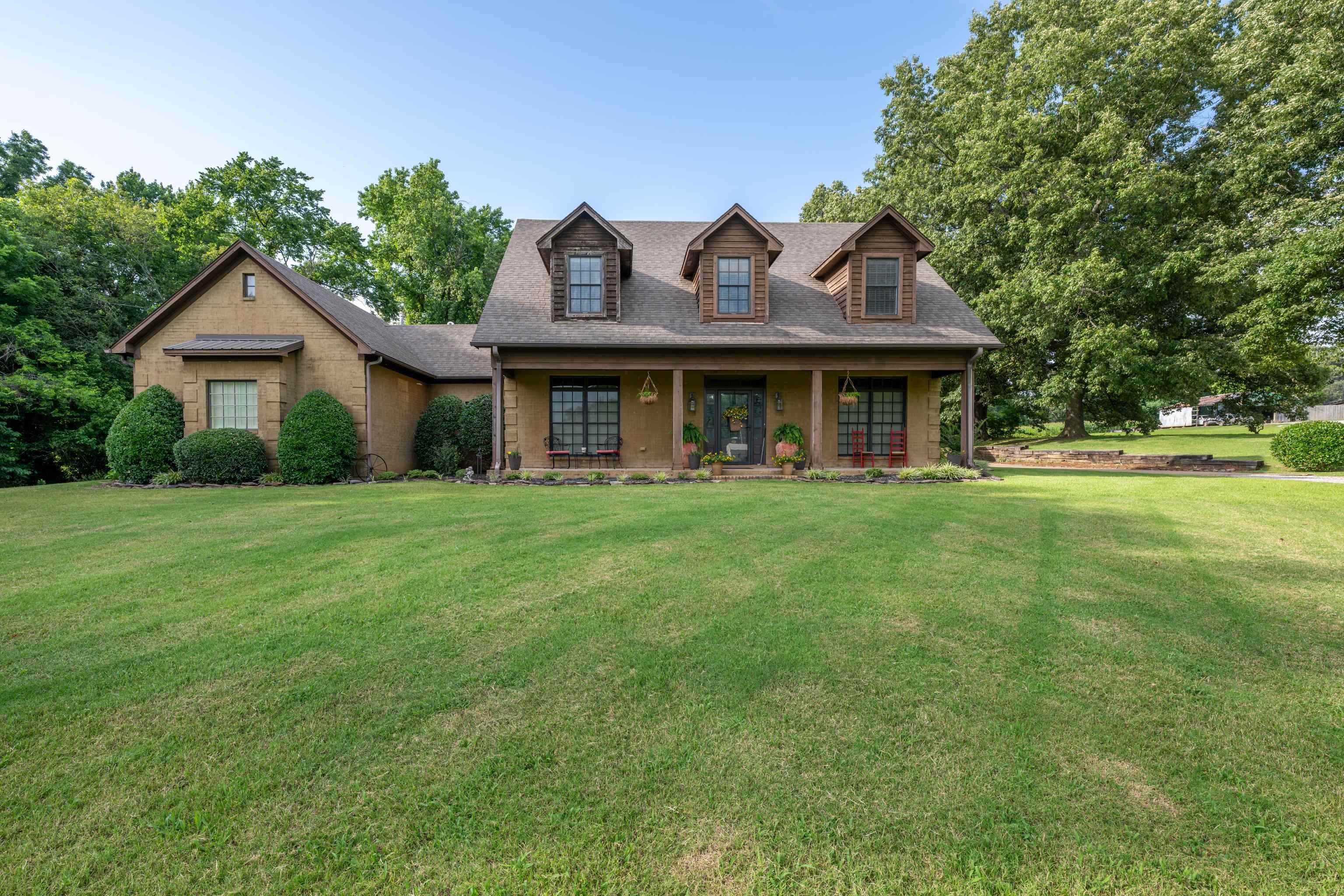 584 Barnett Hall Rd Property Photo 2