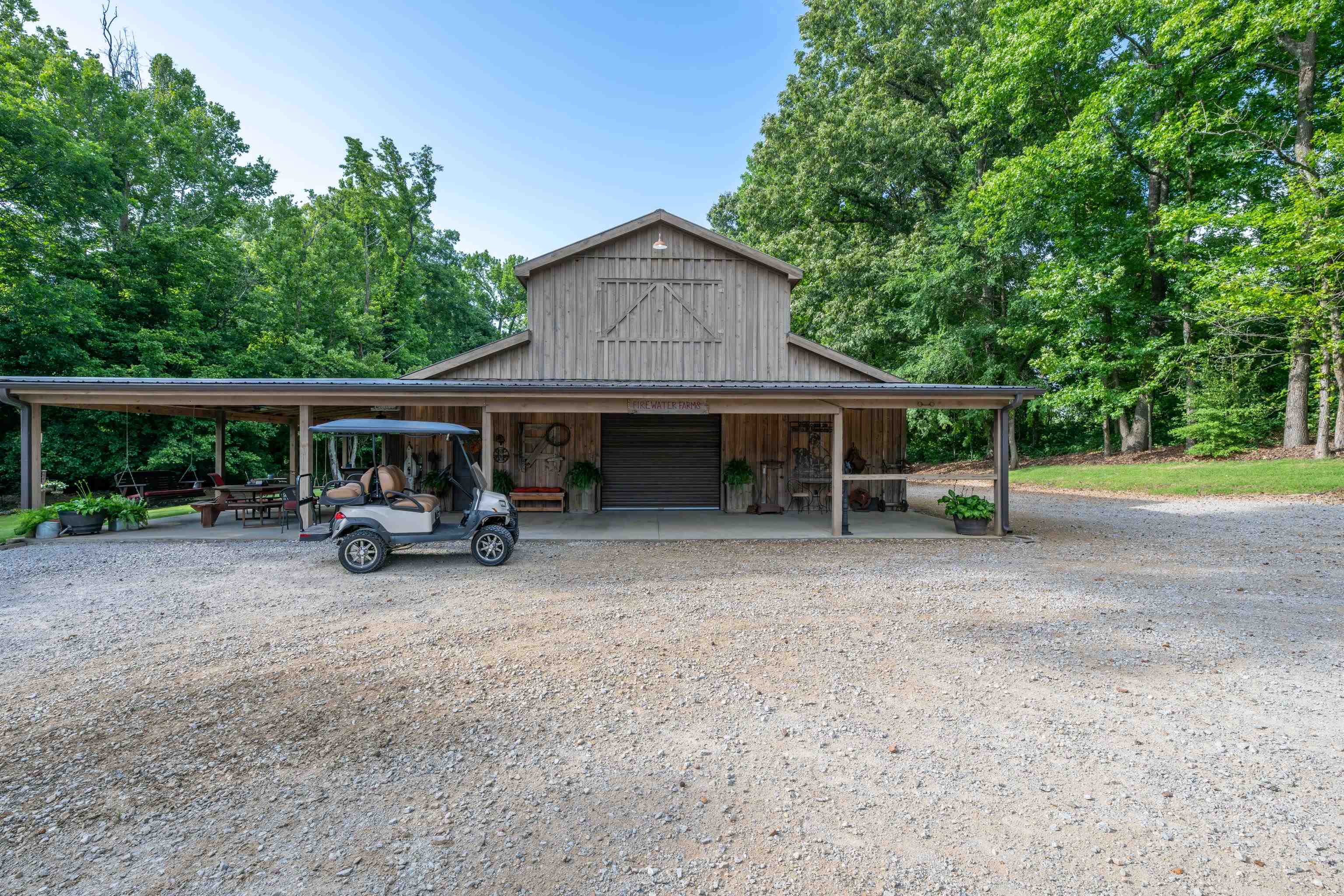 584 Barnett Hall Rd Property Photo 3