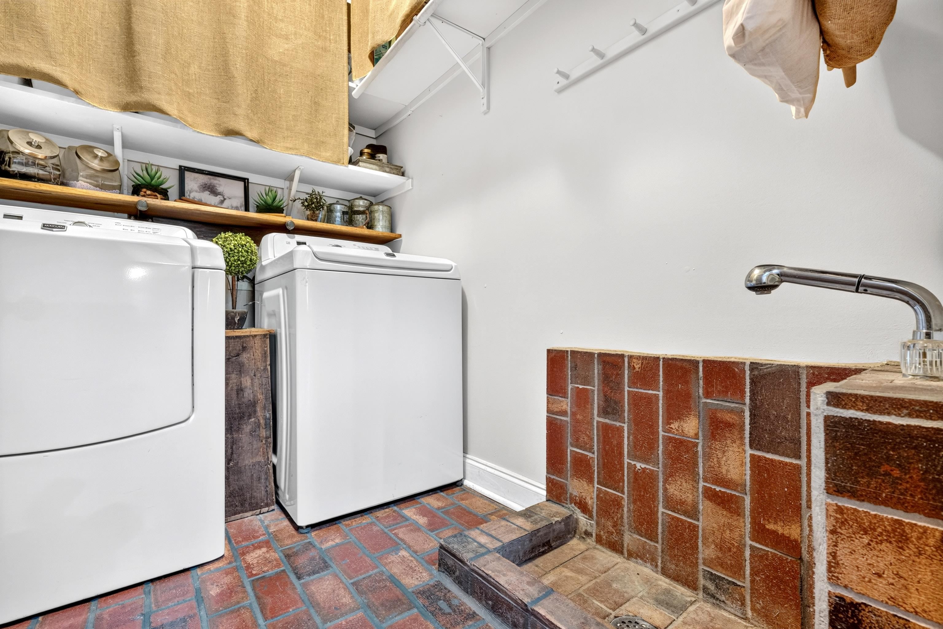 584 Barnett Hall Rd Property Photo 18