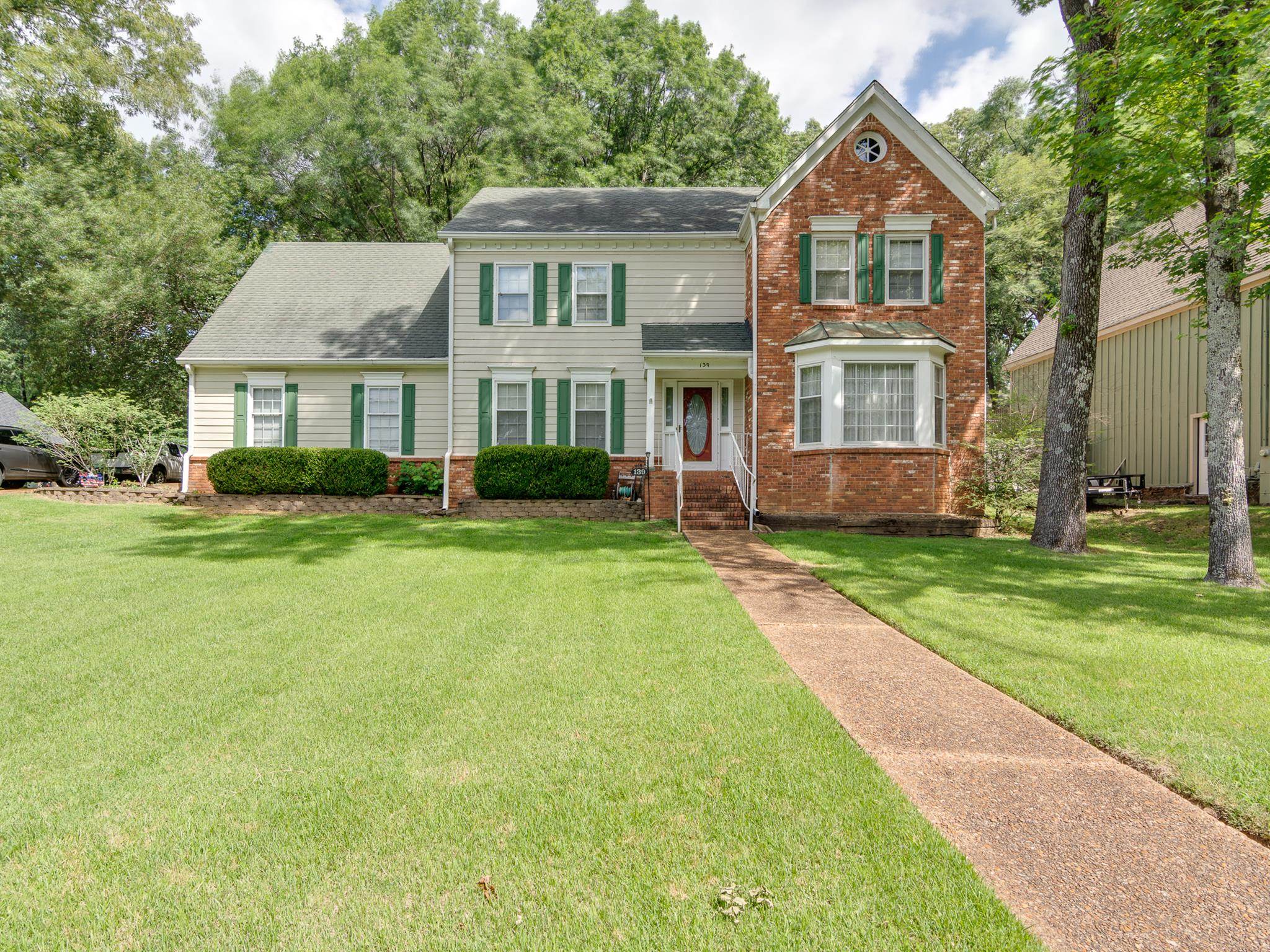 139 S Walnut Bend Rd Property Photo 1