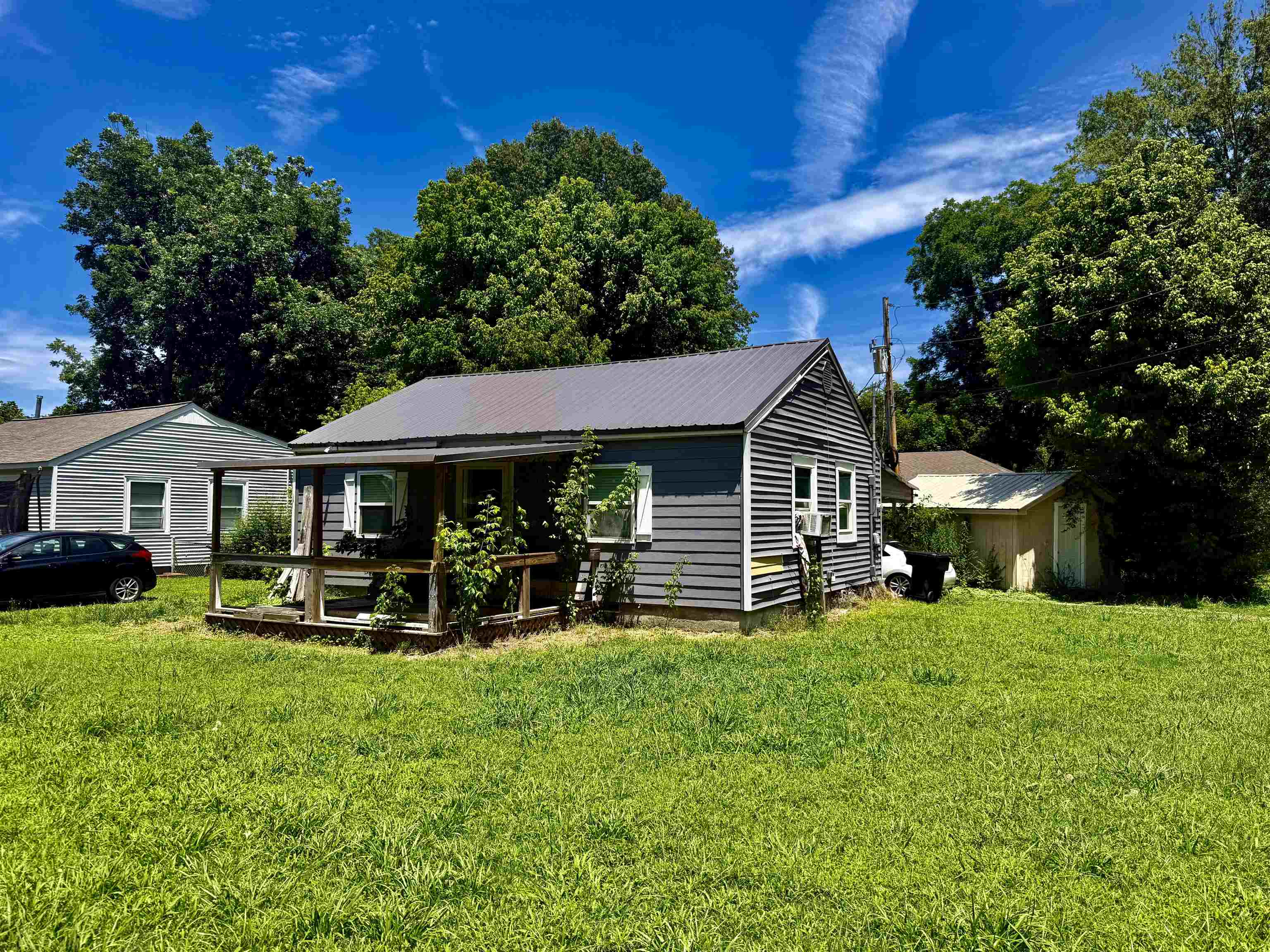 25 Lagrange St Property Photo 2