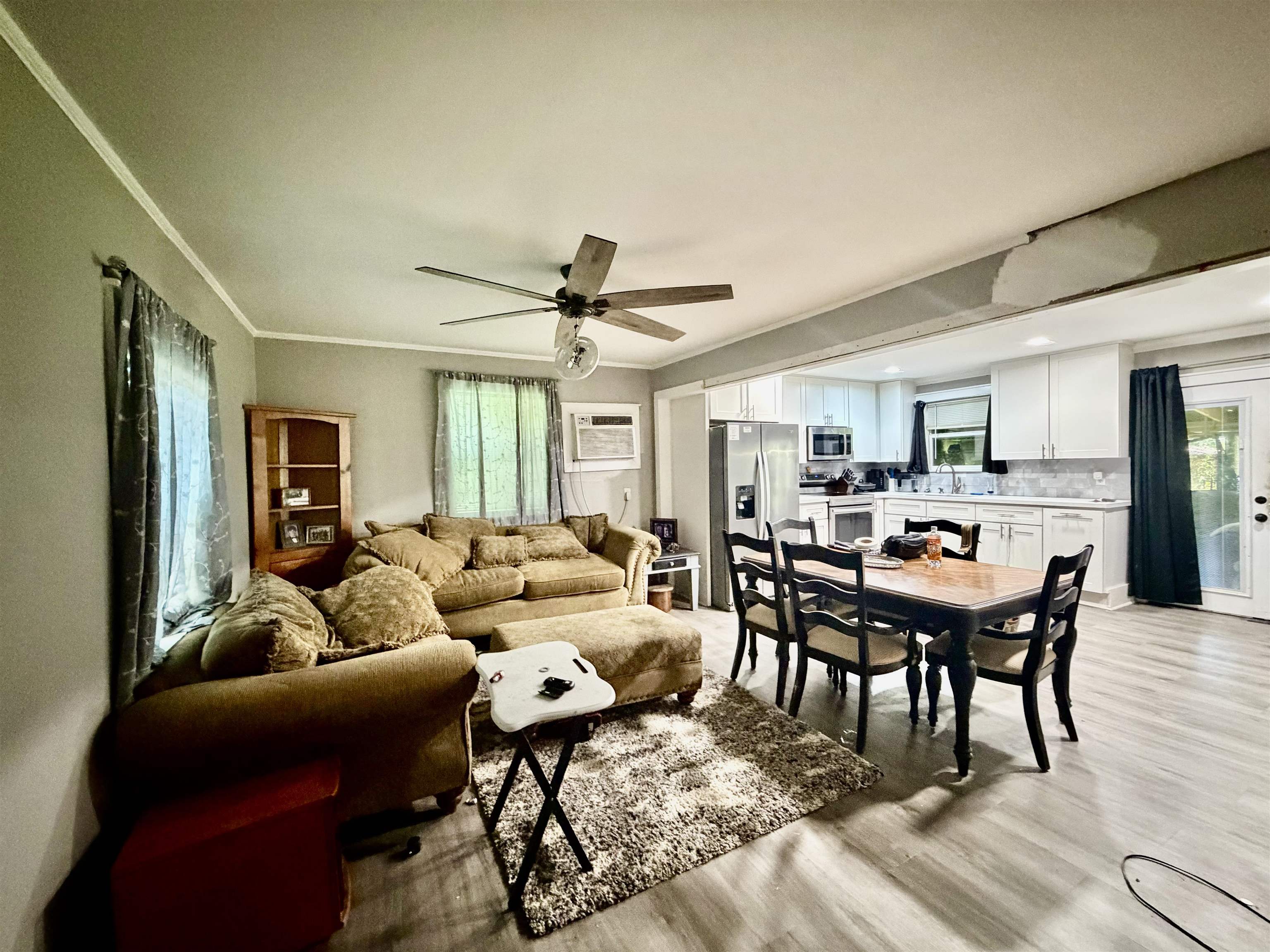 25 Lagrange St Property Photo 5