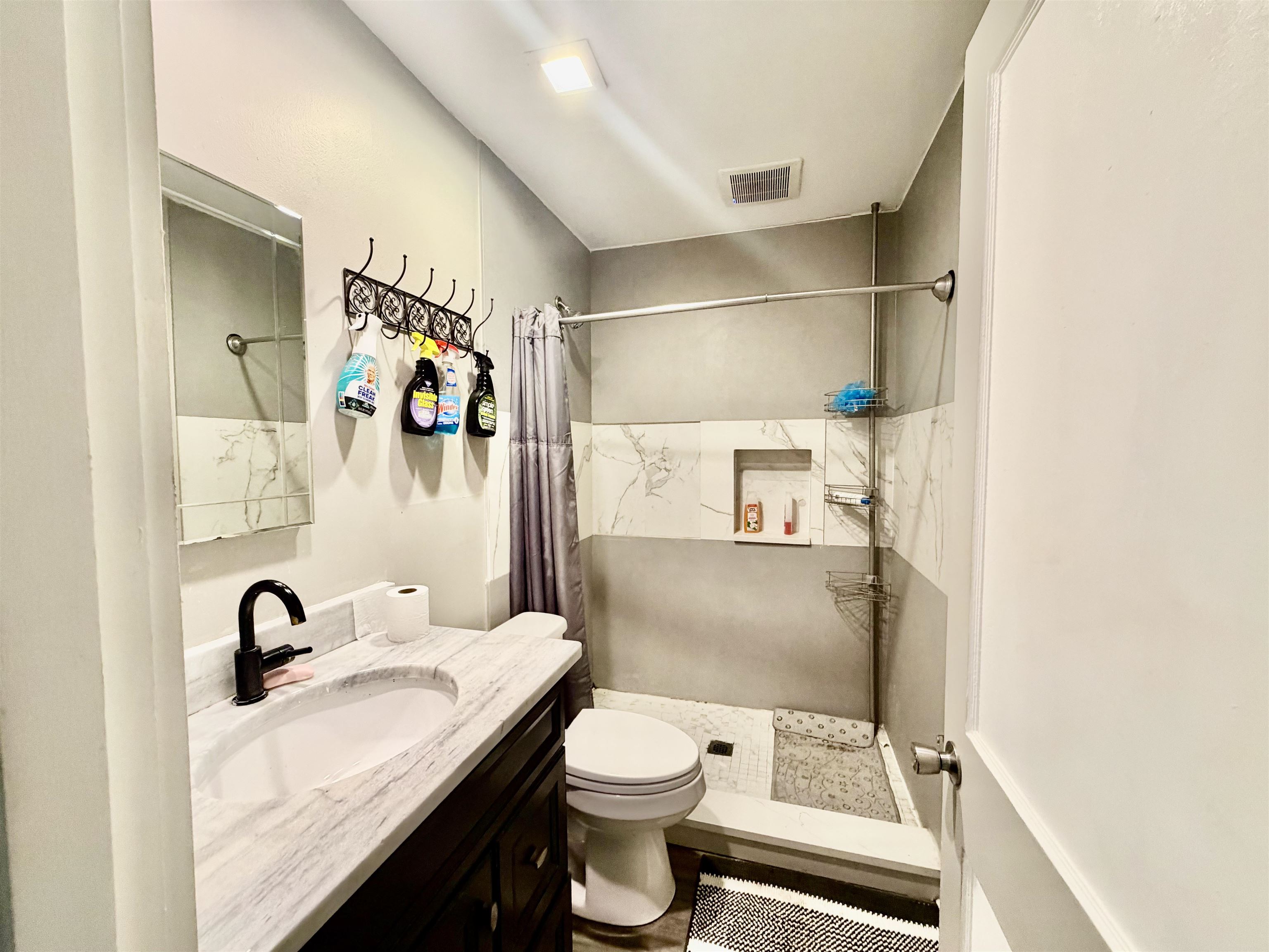 25 Lagrange St Property Photo 7