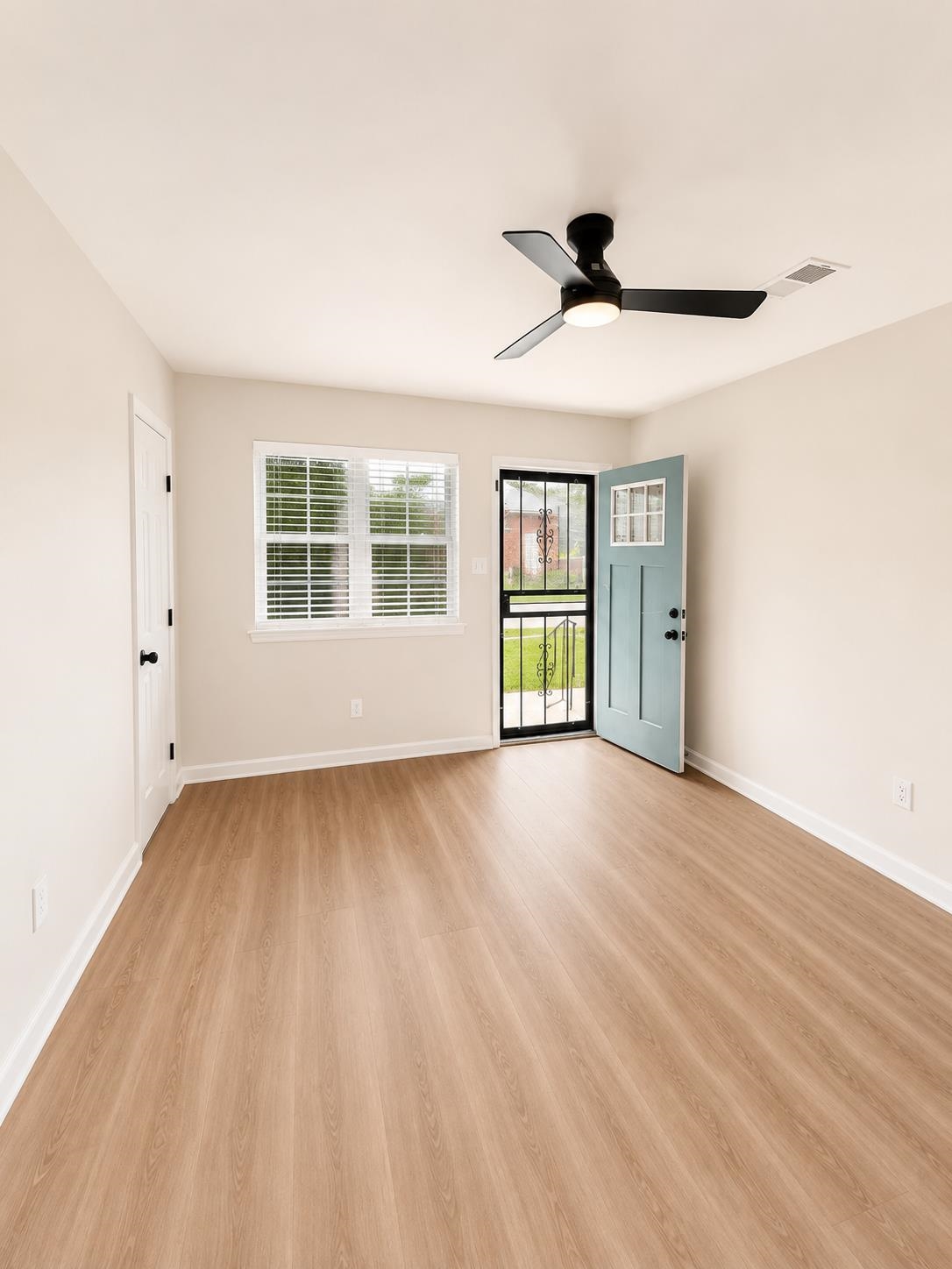 159 Hayden Pl Property Photo 2