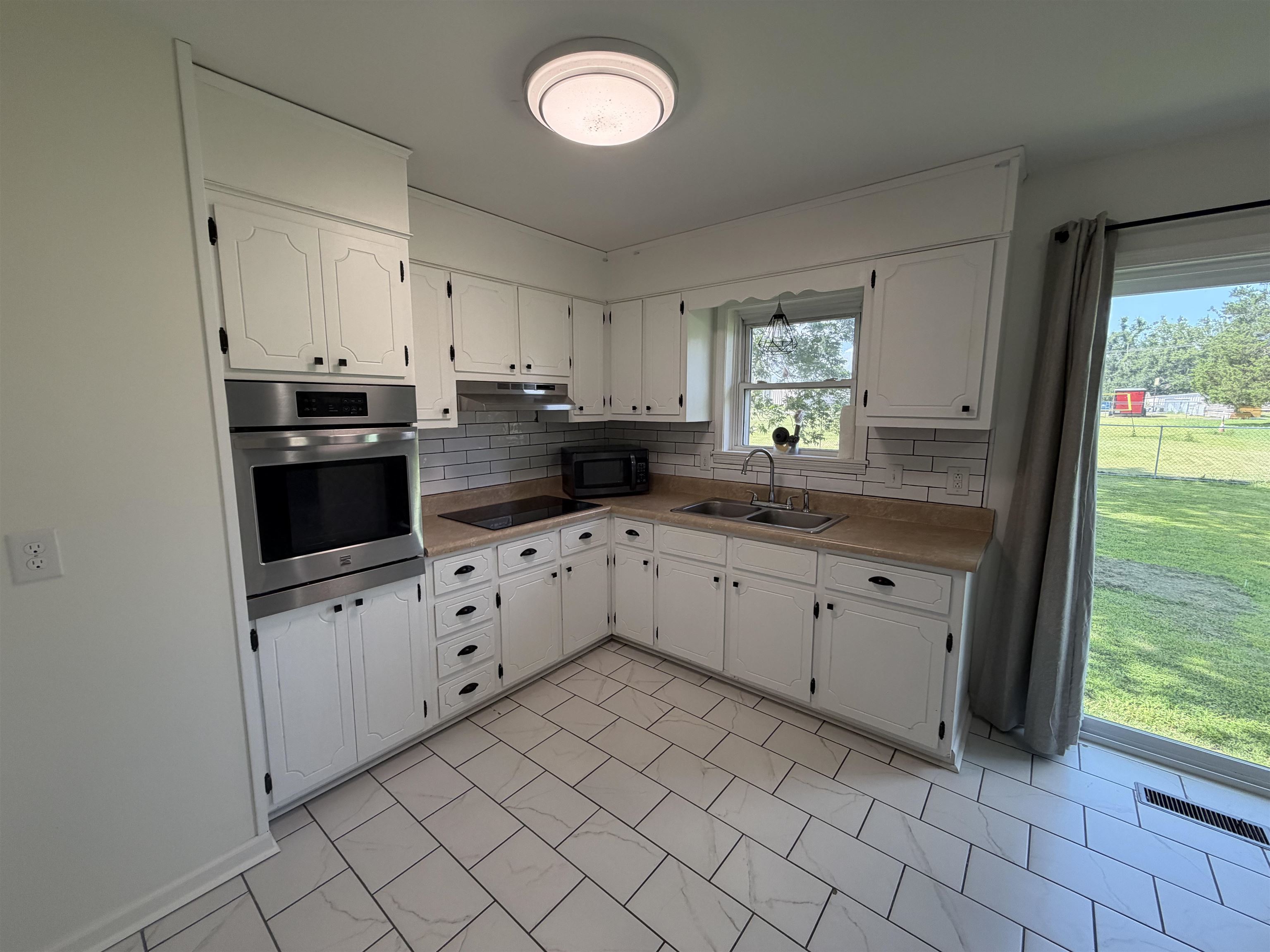 55 Geans Ln Property Photo 5