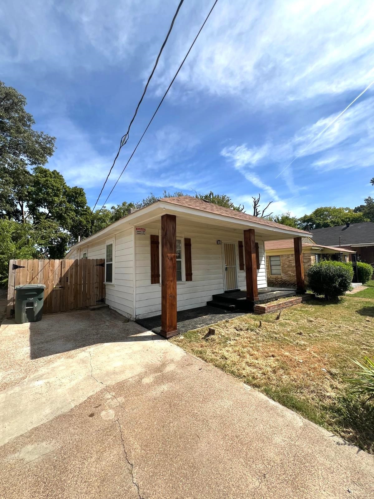 2272 Hubbard Dr Property Photo 1