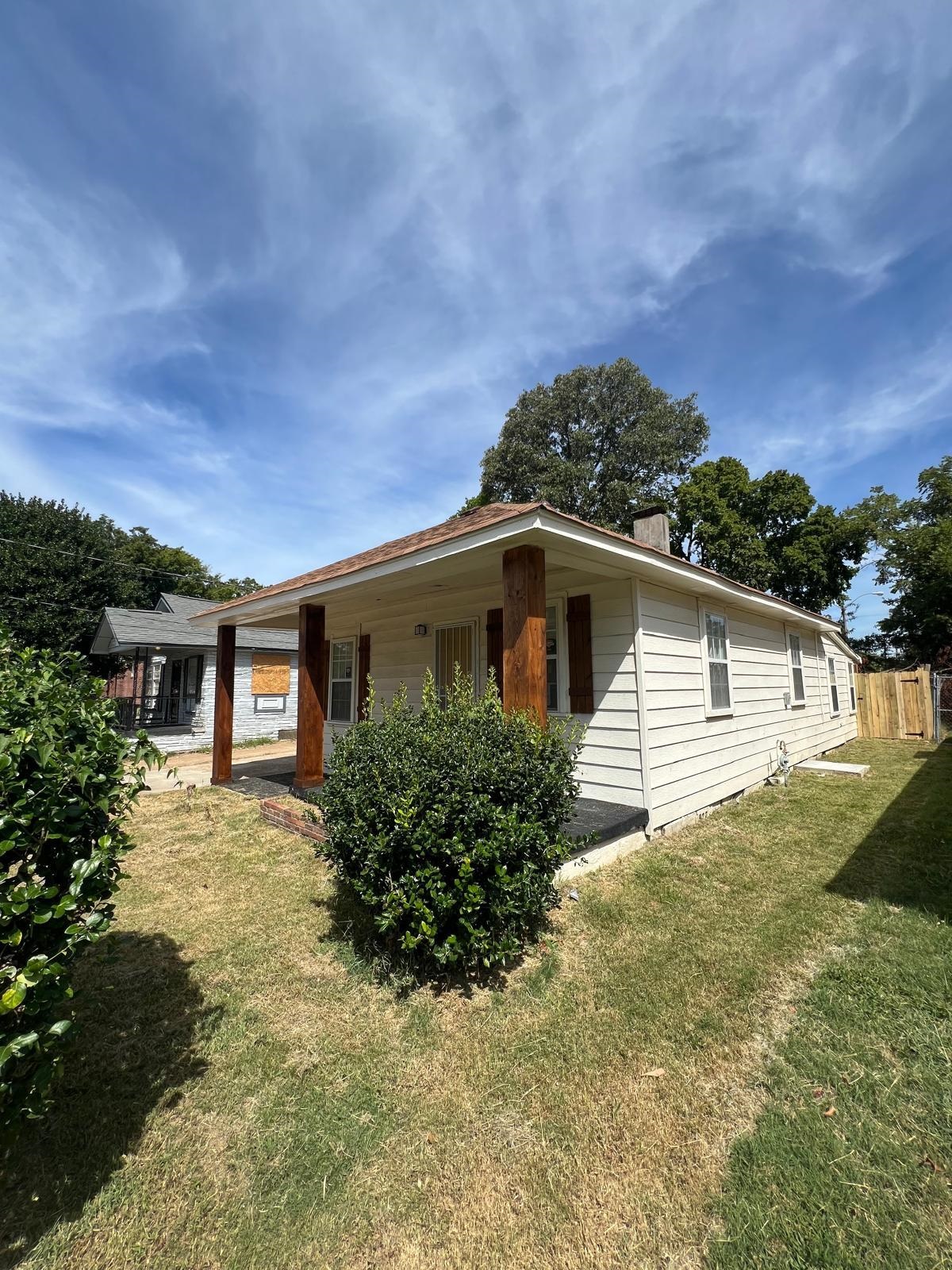 2272 Hubbard Dr Property Photo 2
