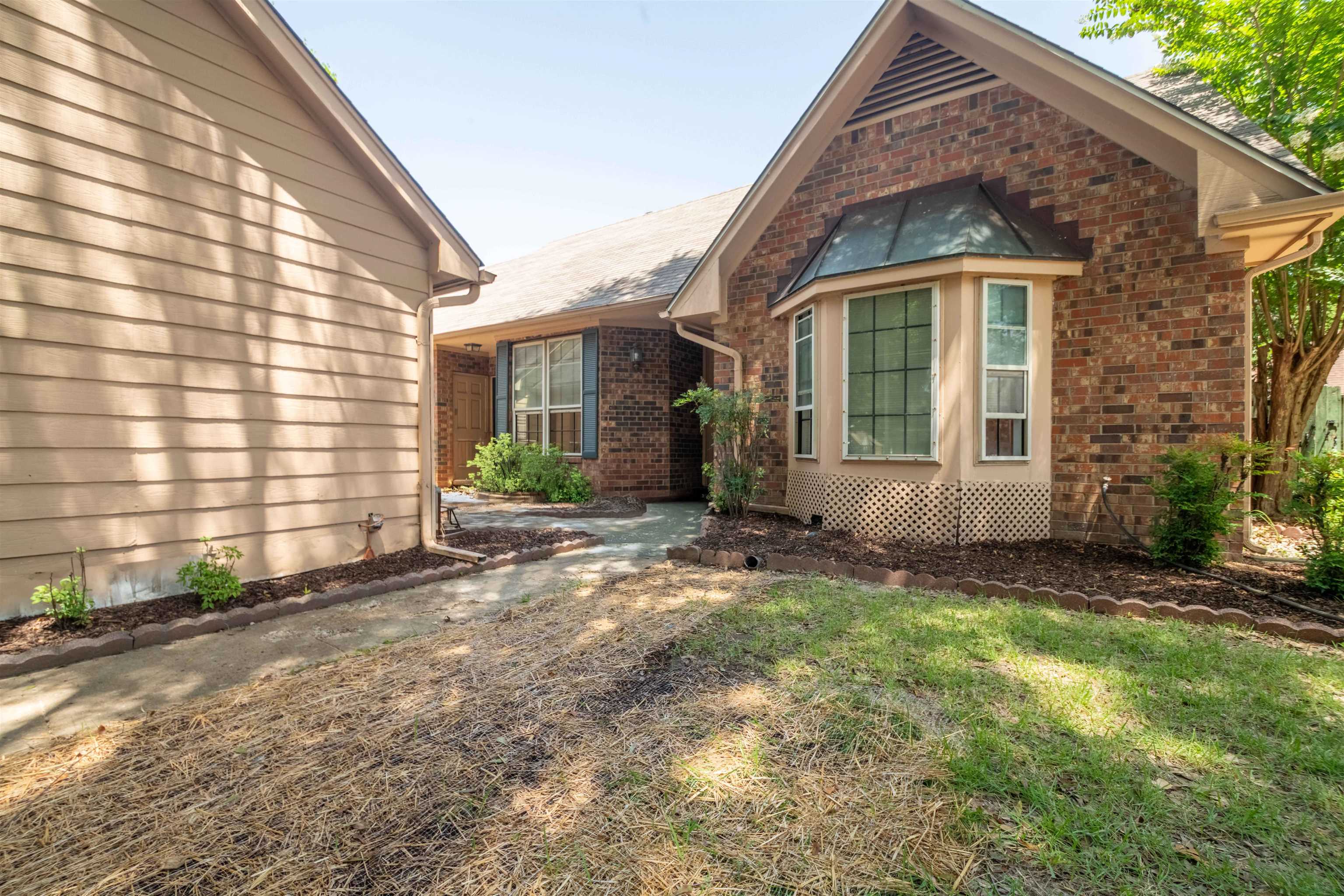 6684 PONDVIEW CV Property Photo 1