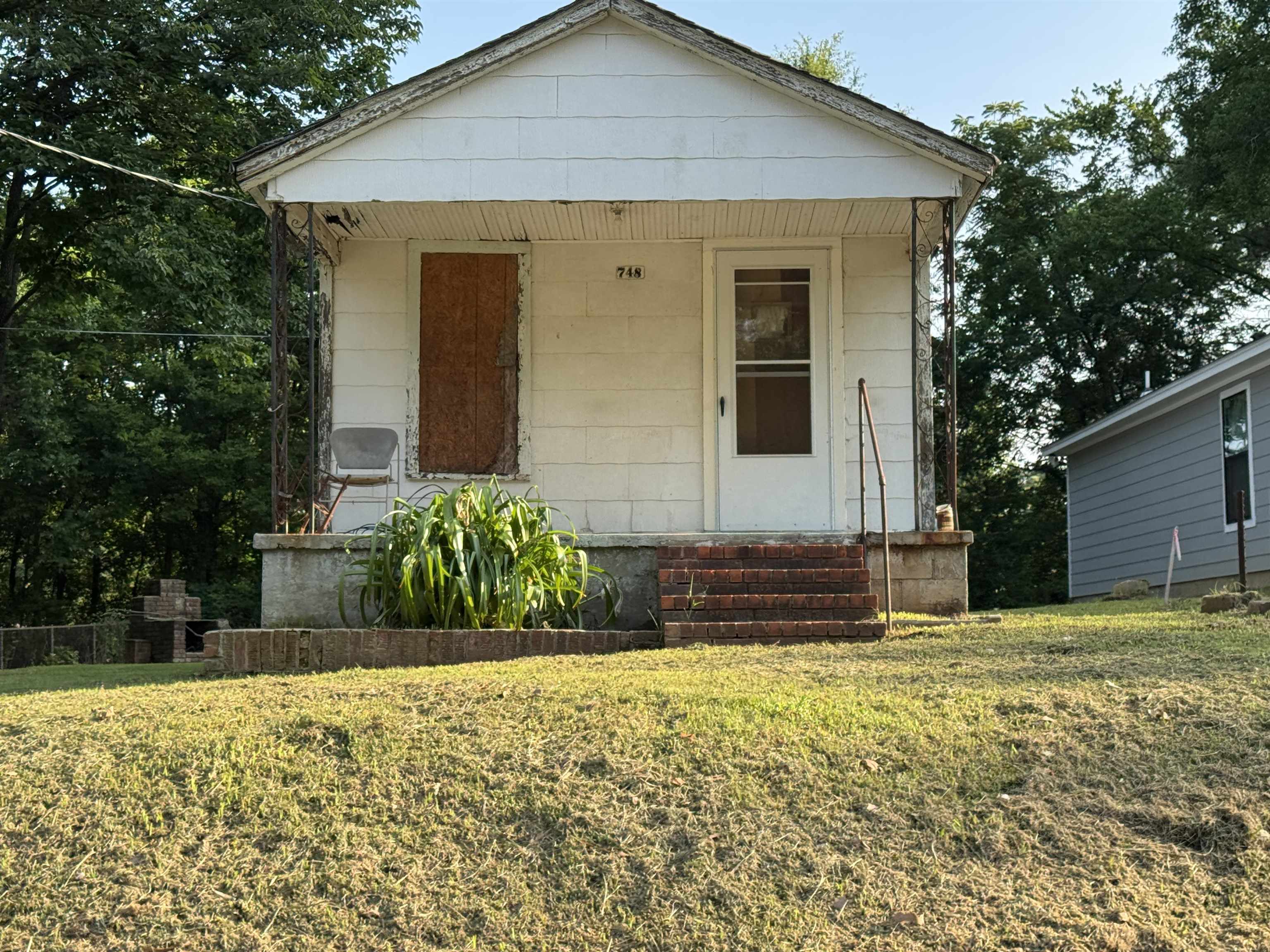 748 King Rd Property Photo 3