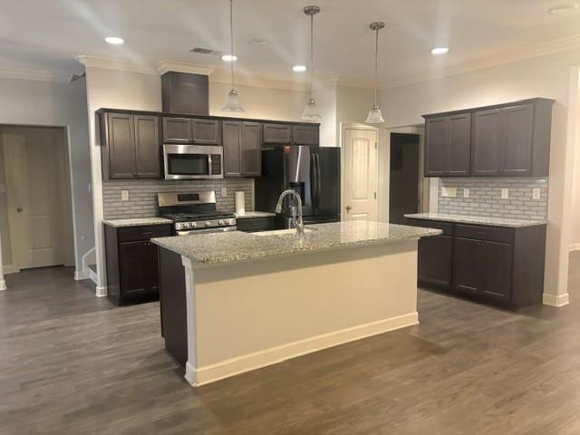 7856 Country Lake Dr Property Photo 5