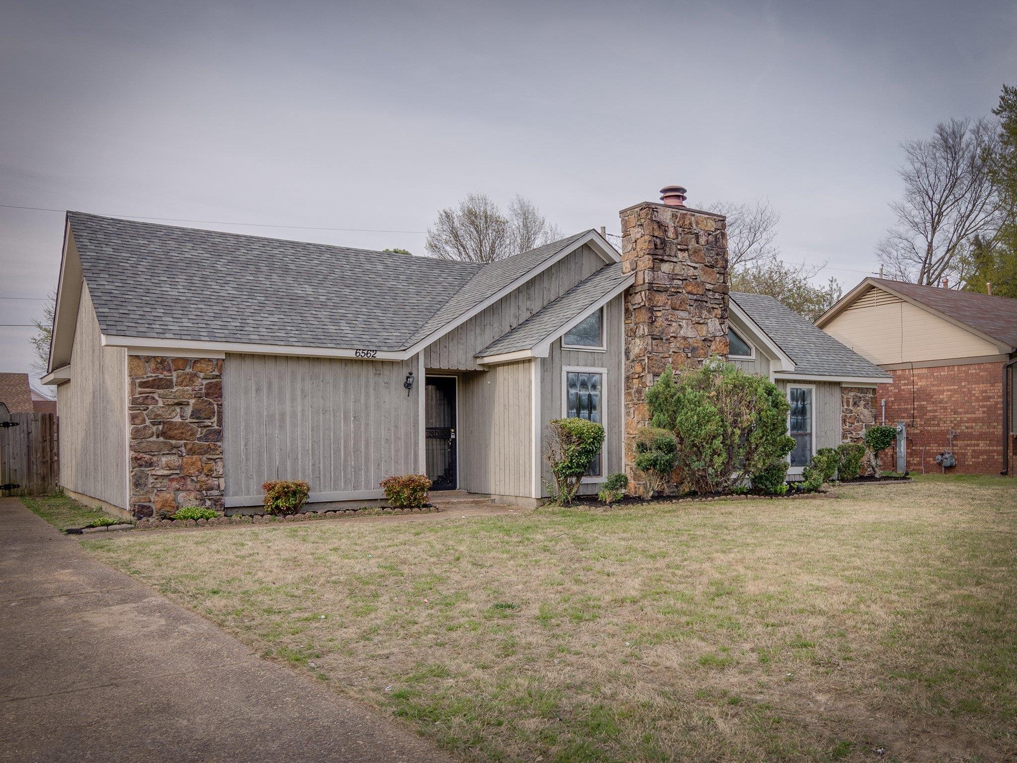 6562 Lake Valley Dr Property Photo 2