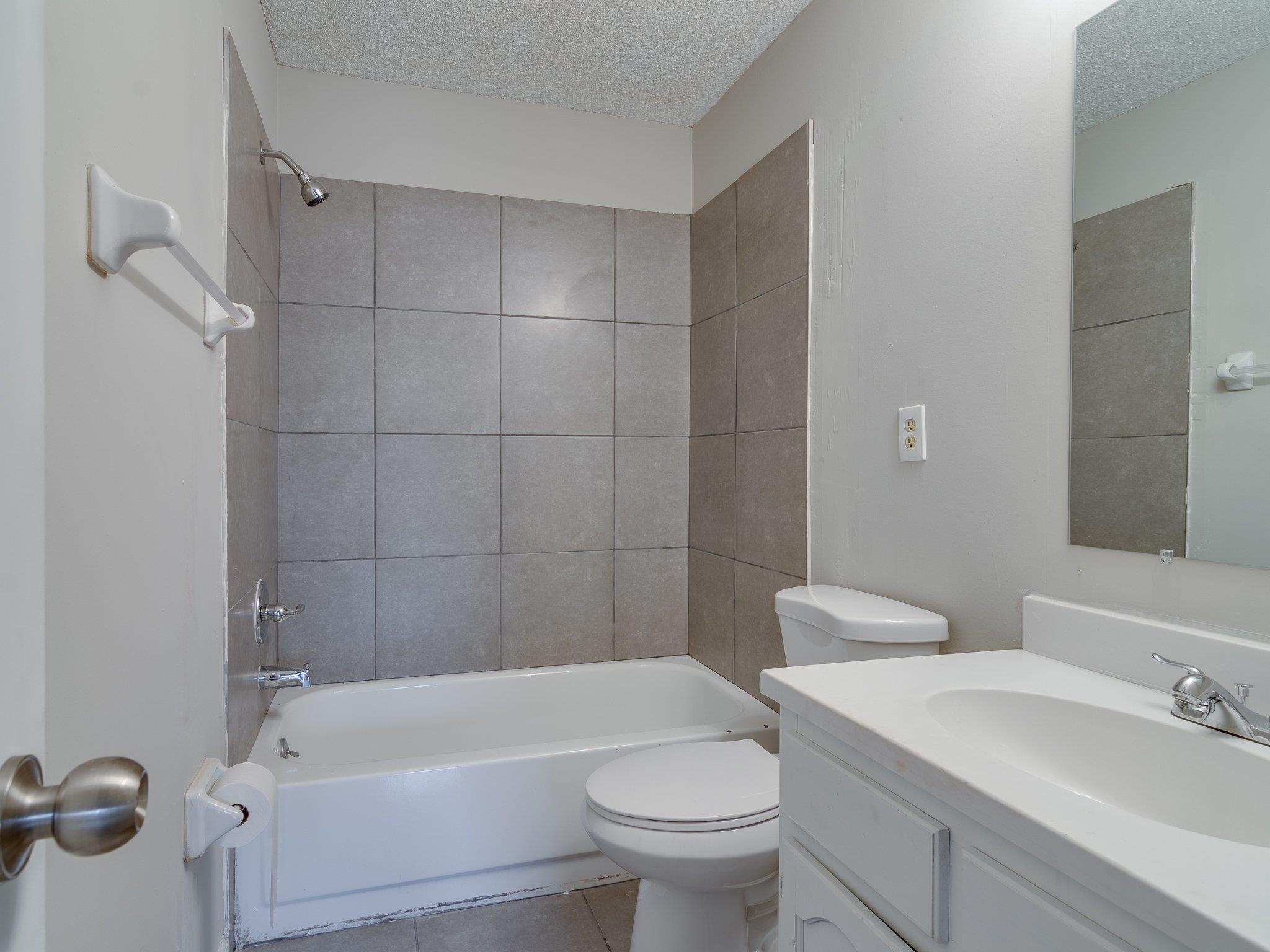 6562 Lake Valley Dr Property Photo 17