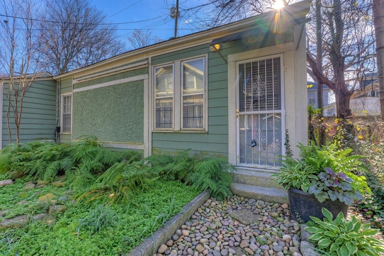 1195 Dorothy Pl B Property Photo 1