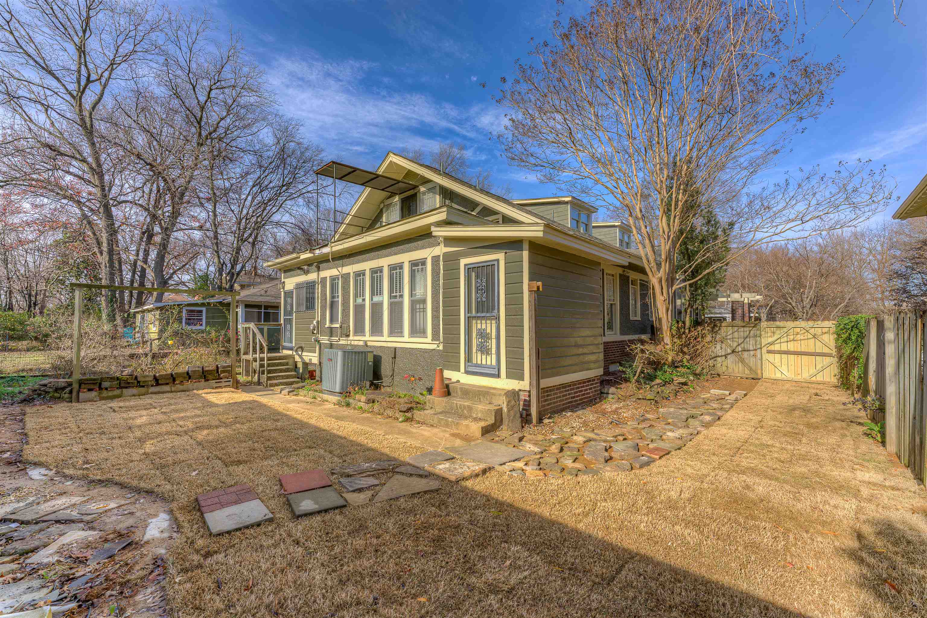 1195 Dorothy Pl B Property Photo 3