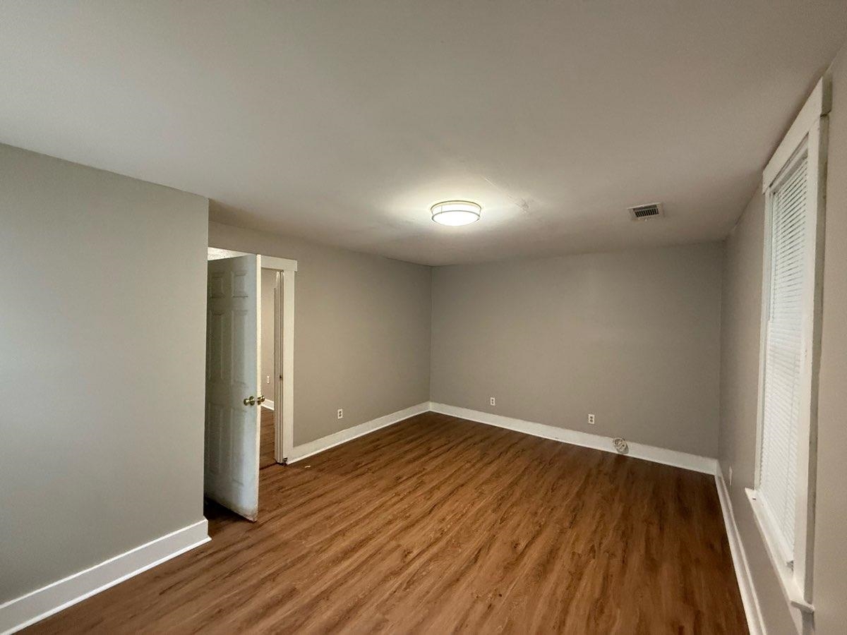 1195 Dorothy Pl B Property Photo 5