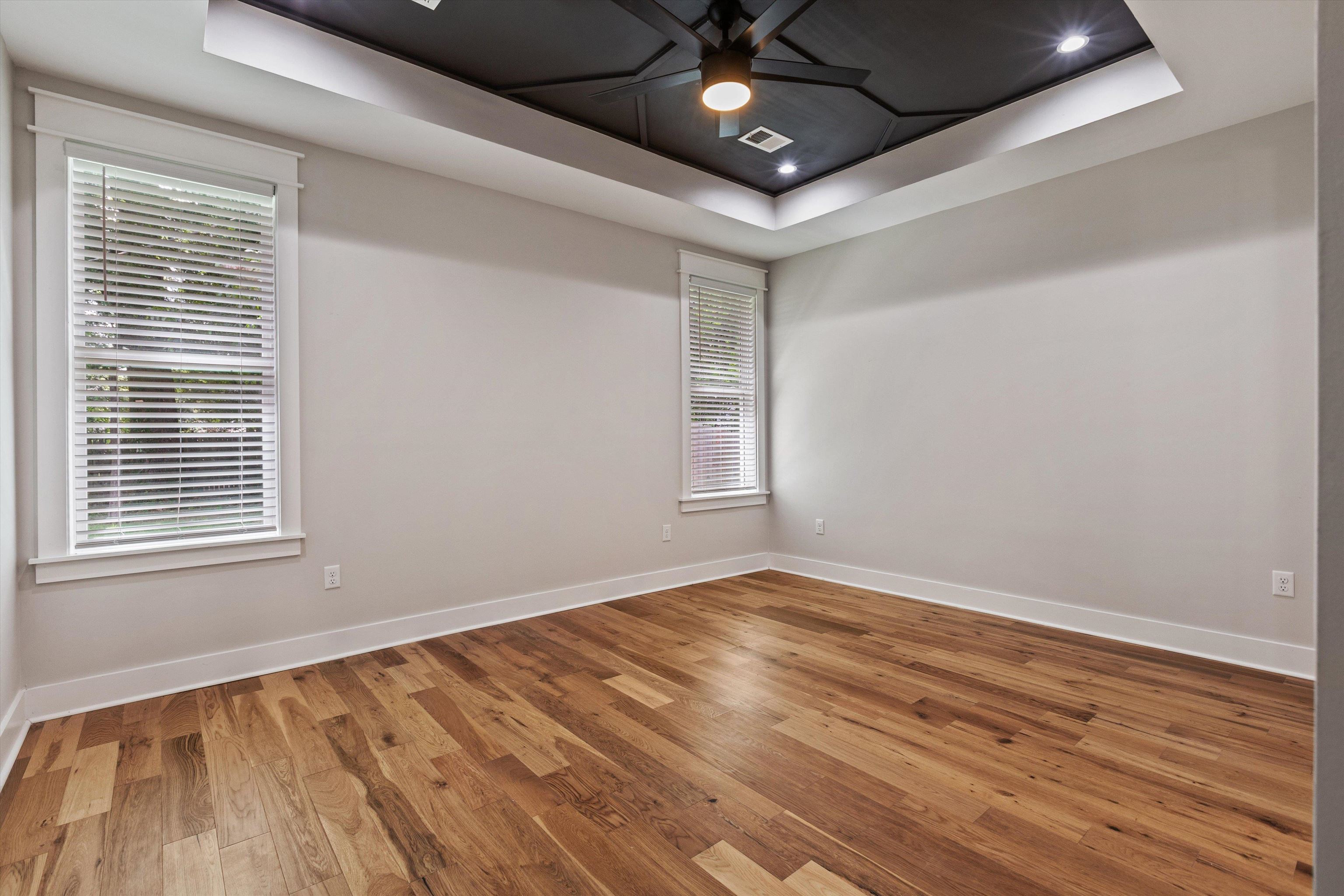 323 Williford St Property Photo 10