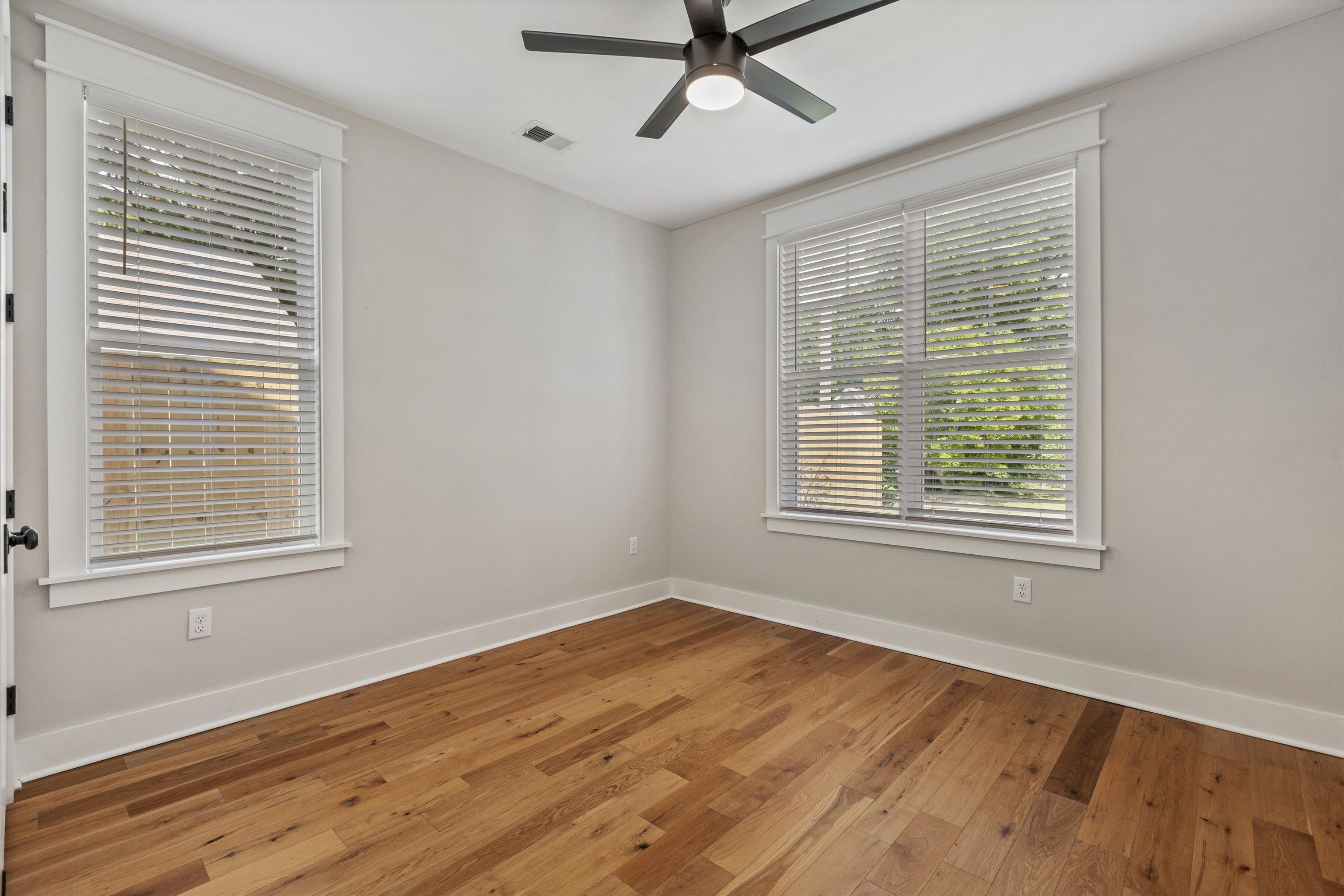 323 Williford St Property Photo 16