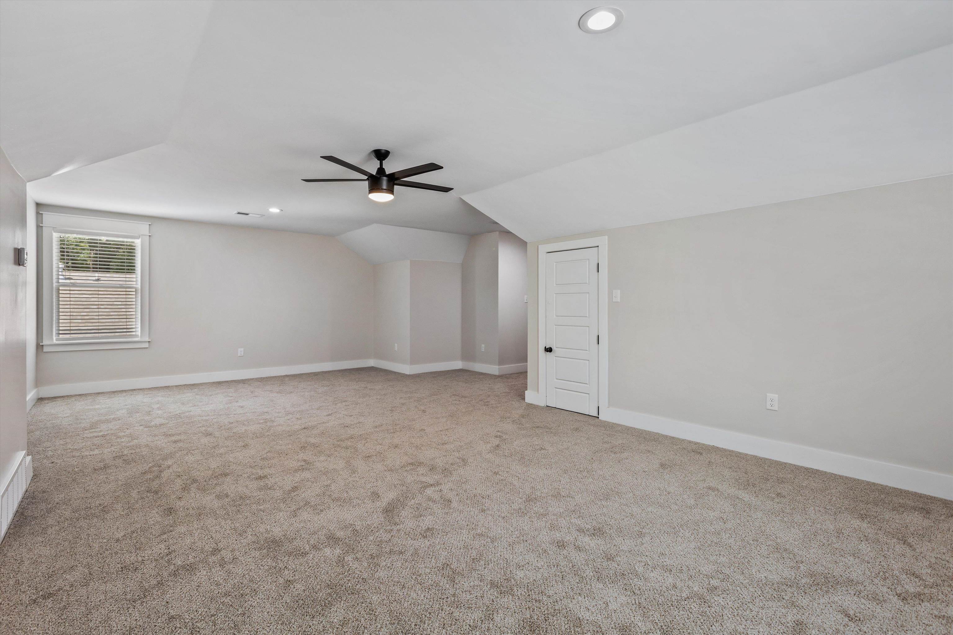323 Williford St Property Photo 22
