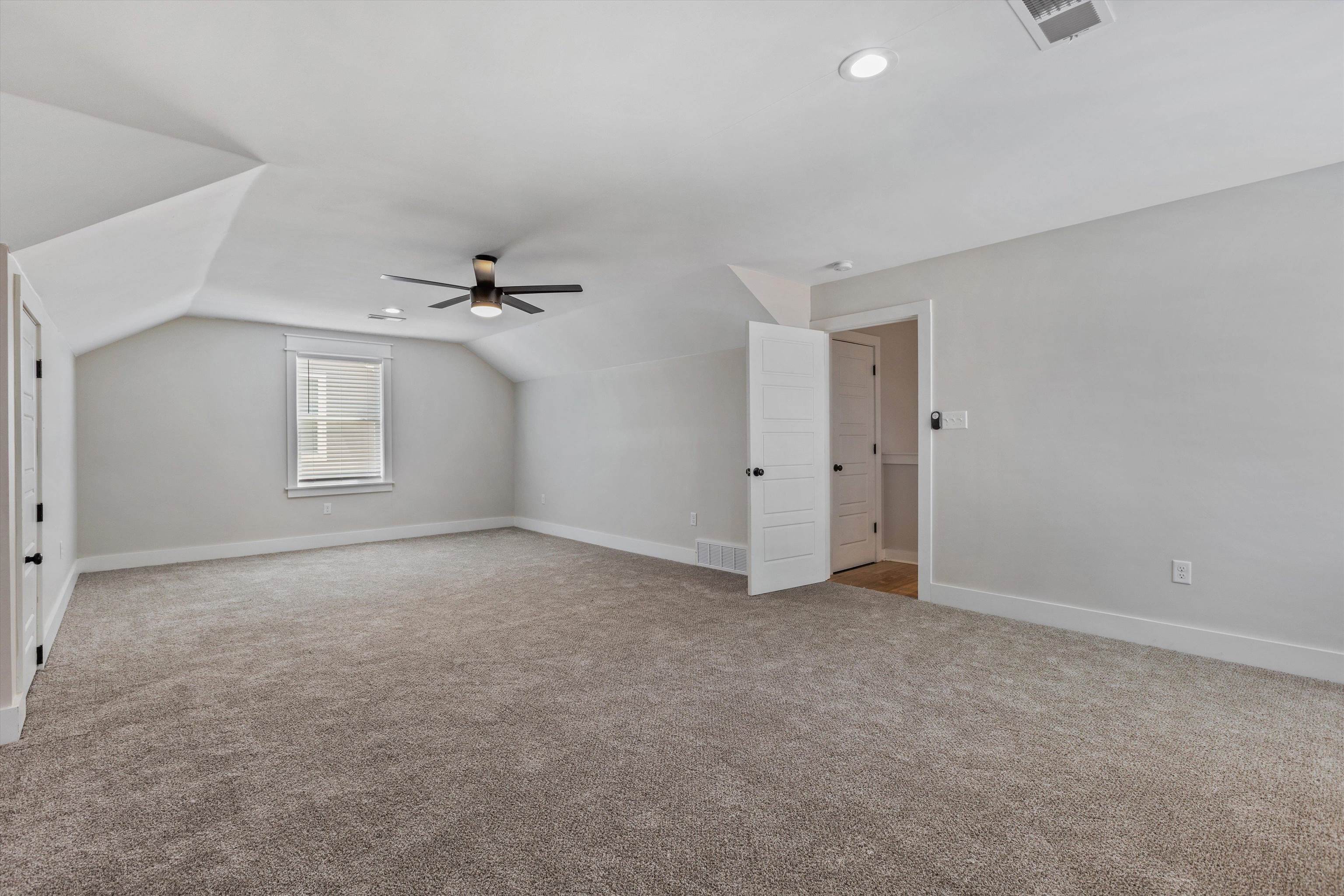 323 Williford St Property Photo 23