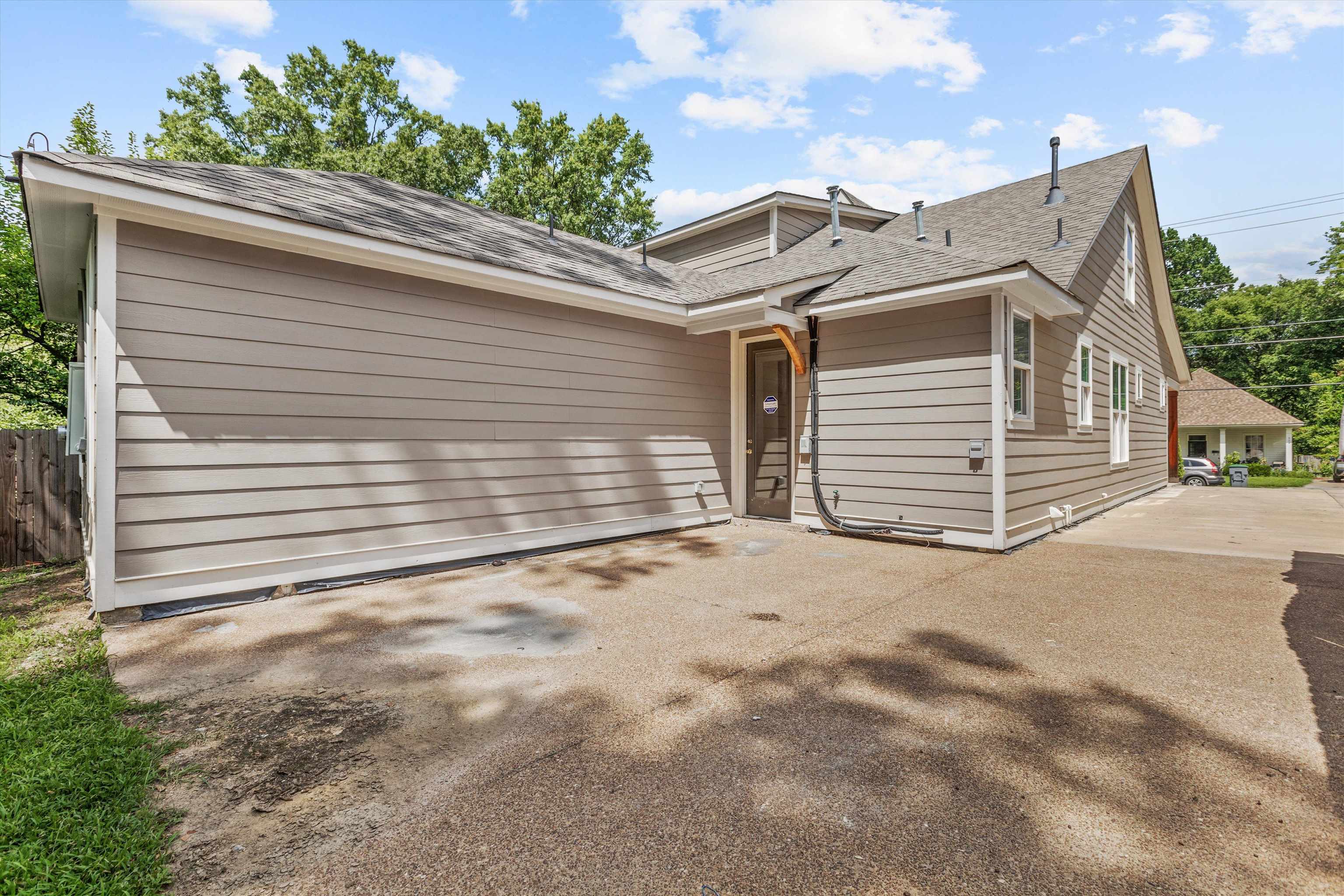 323 Williford St Property Photo 26