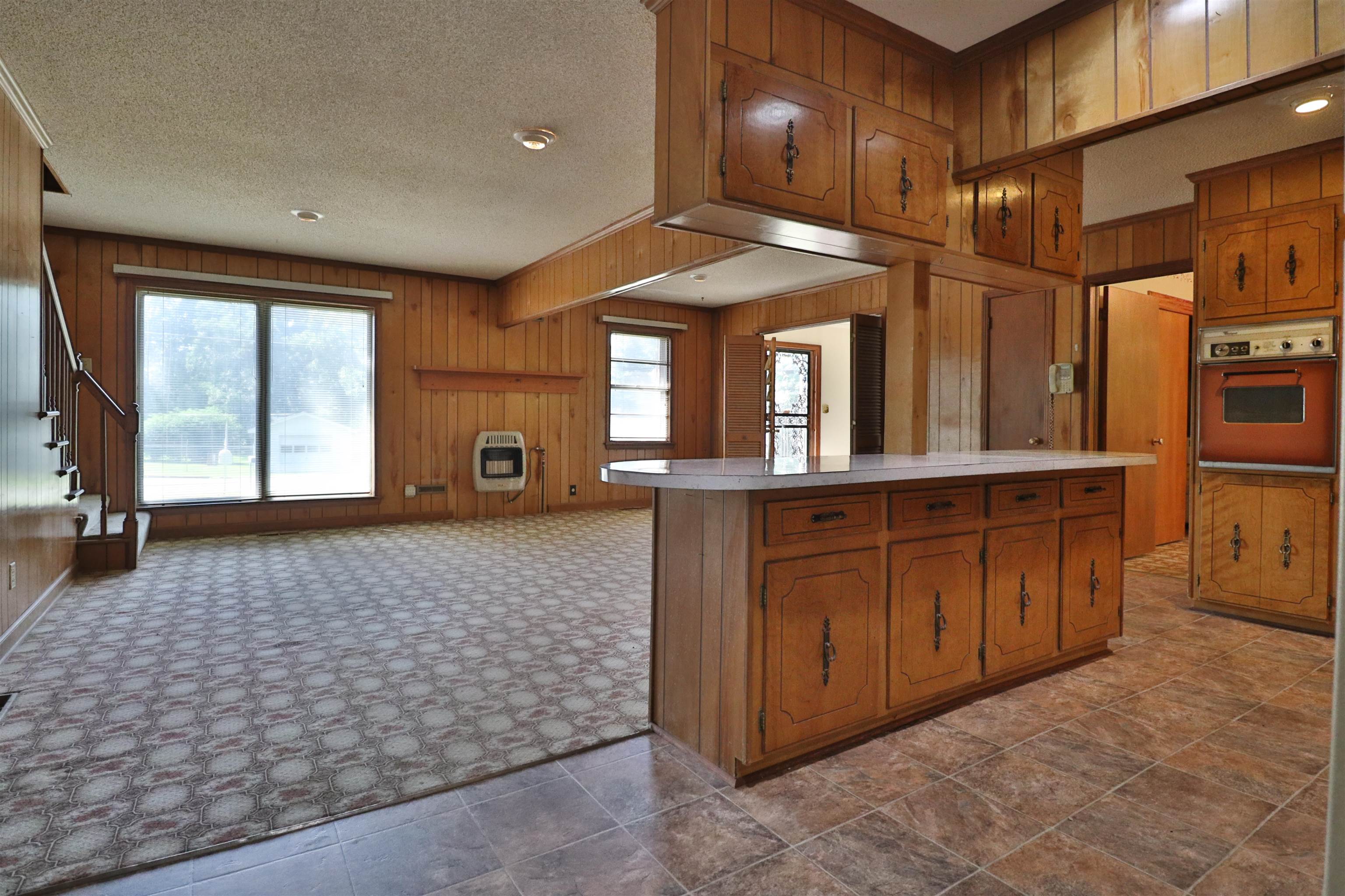 533 Best St Property Photo 4