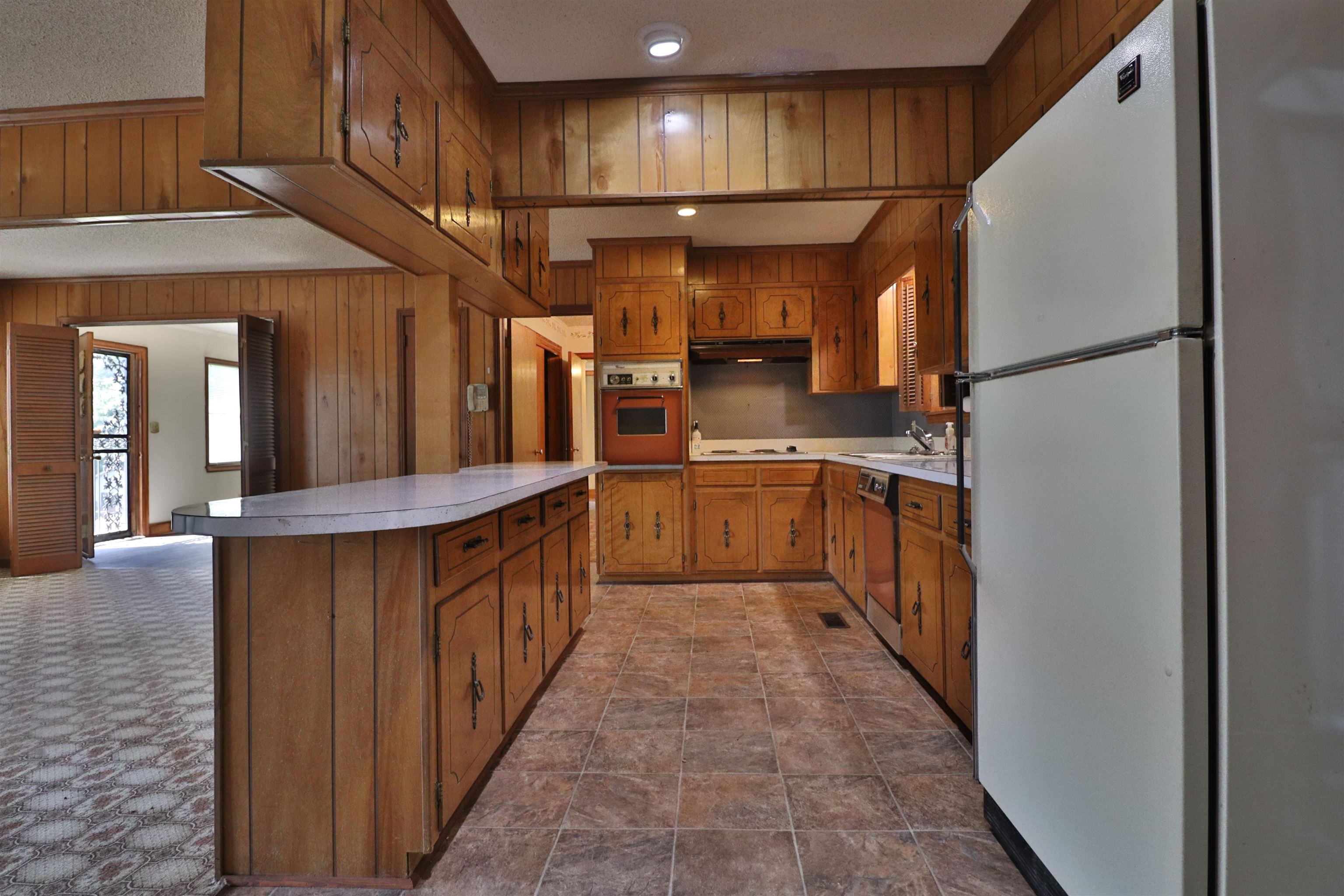 533 Best St Property Photo 5