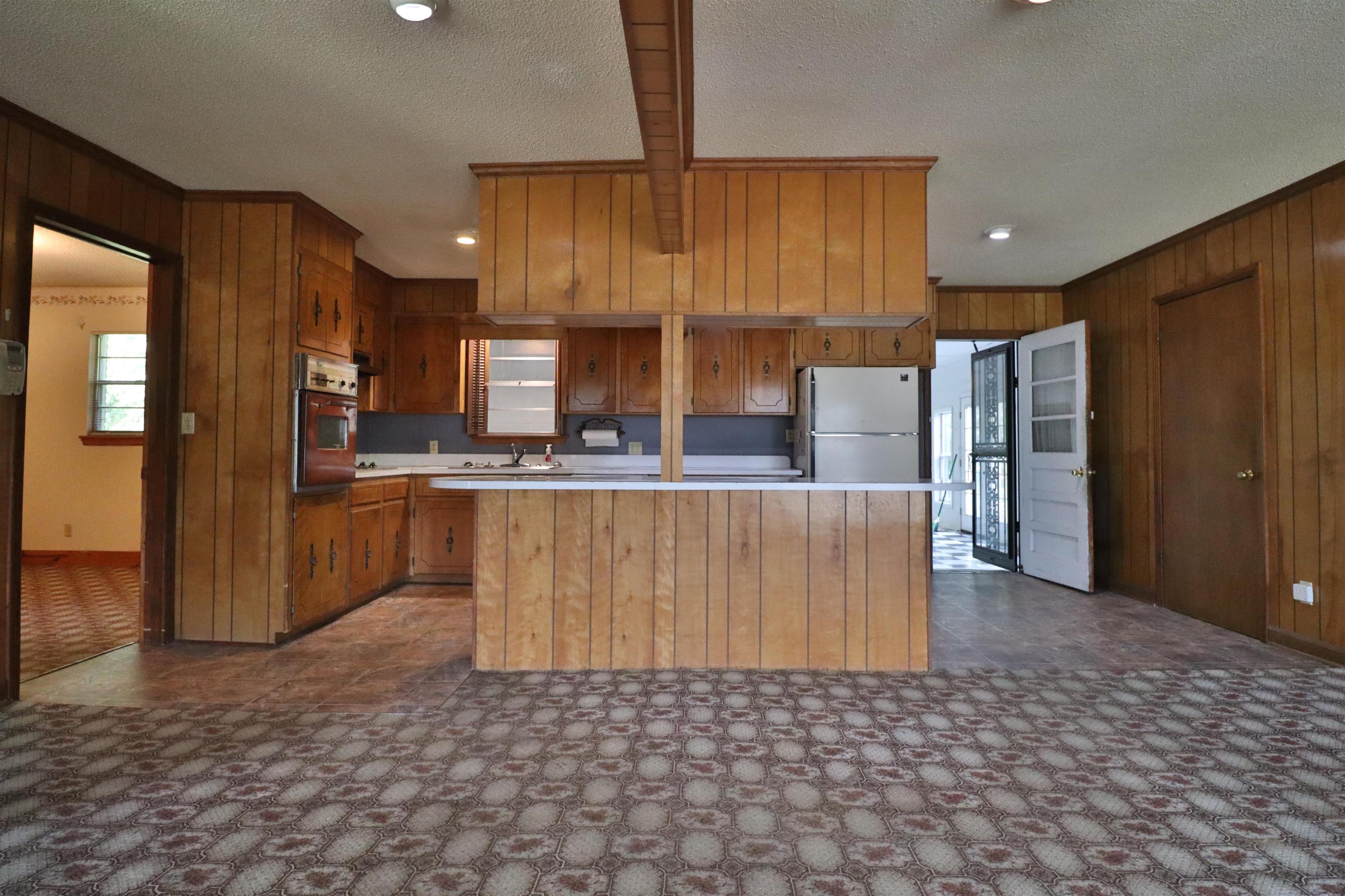 533 Best St Property Photo 6