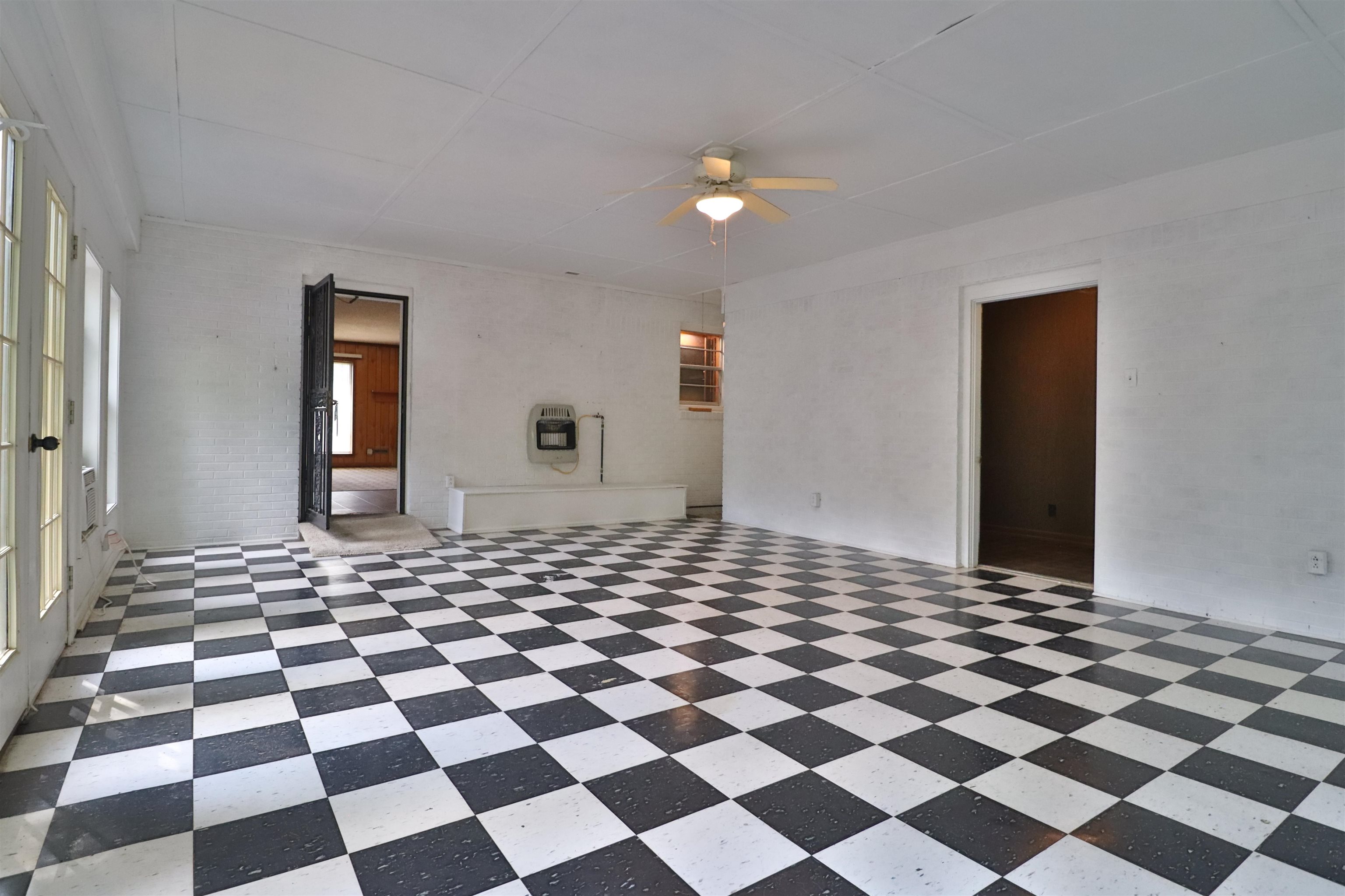 533 Best St Property Photo 13