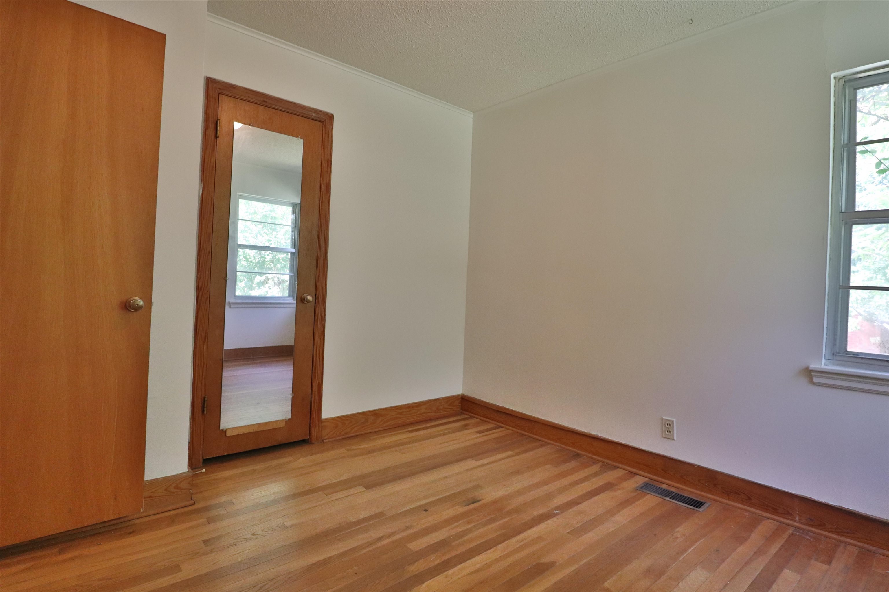 533 Best St Property Photo 21