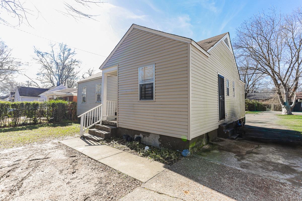 1023 Parkland Rd Property Photo 3