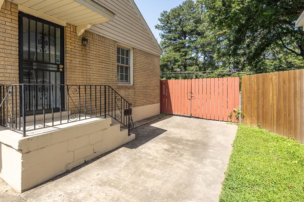 807 Estridge Dr Property Photo 15