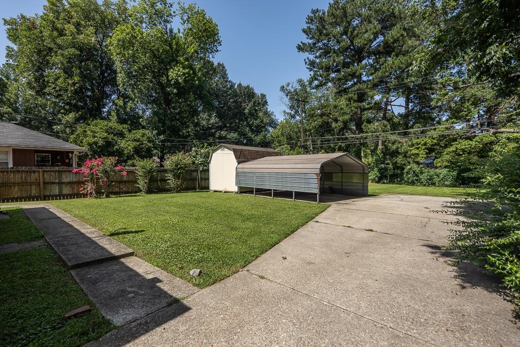807 Estridge Dr Property Photo 16