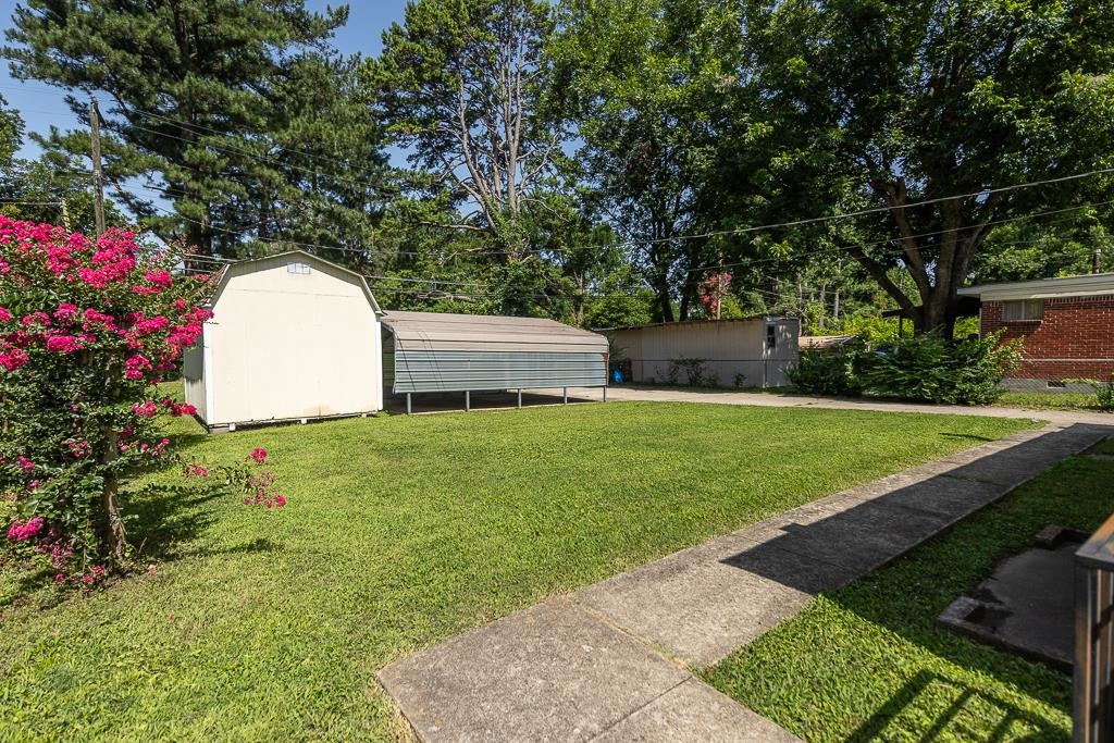 807 Estridge Dr Property Photo 17