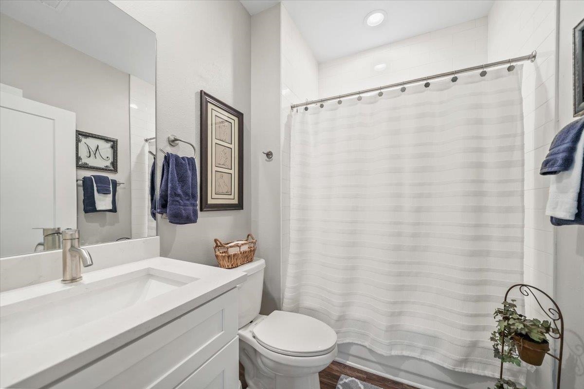 415 Abbey Dr D Property Photo 23
