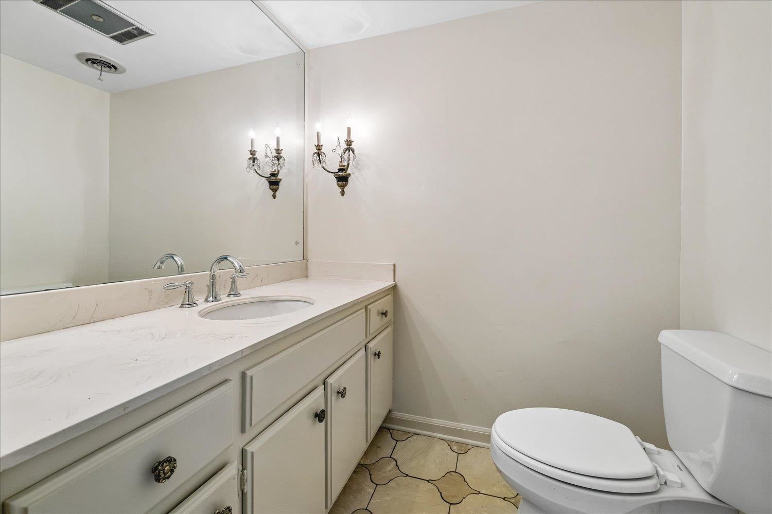 2923 Midland Ave Property Photo 14
