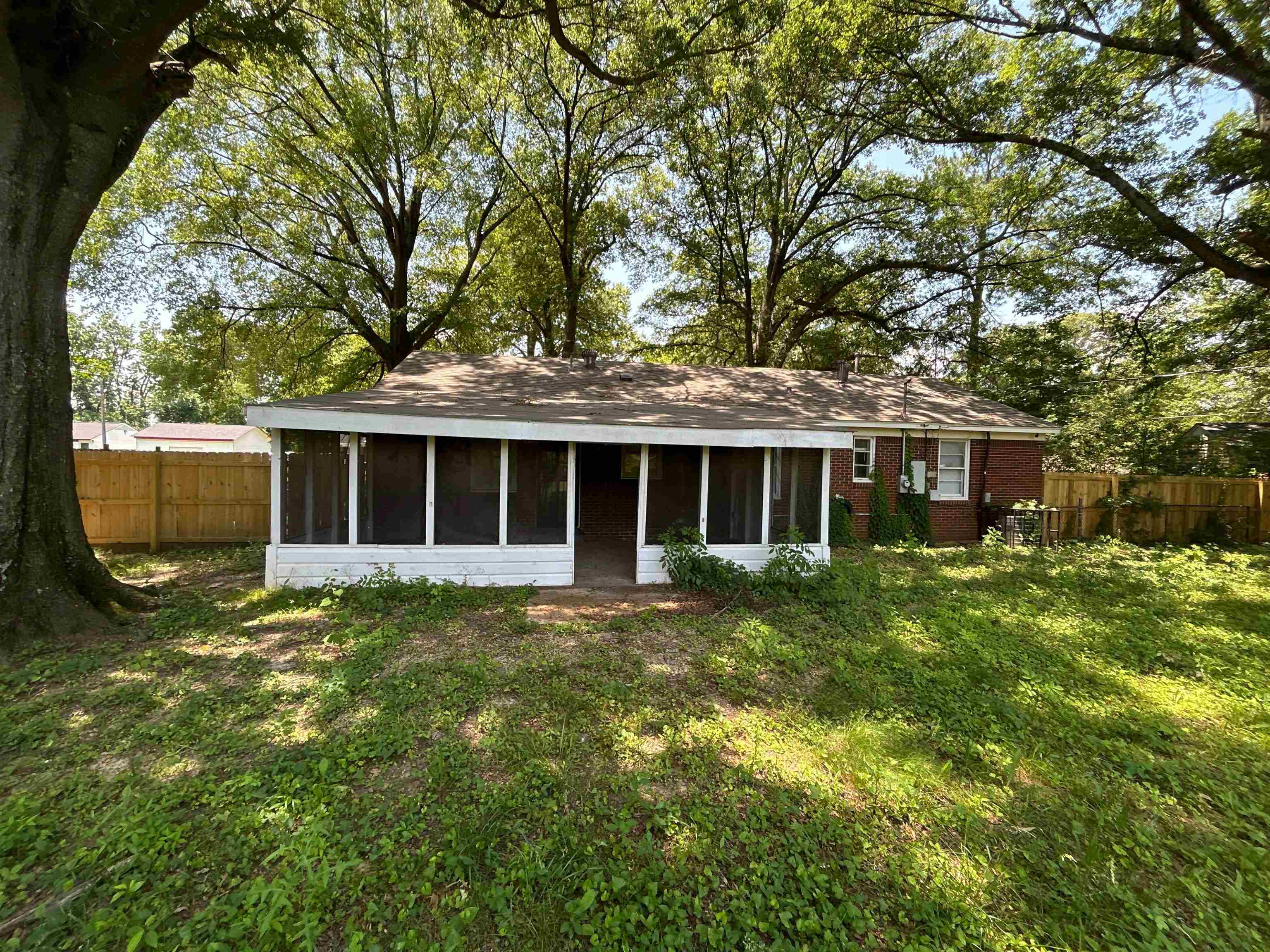 4006 Newton Dr Property Photo 9