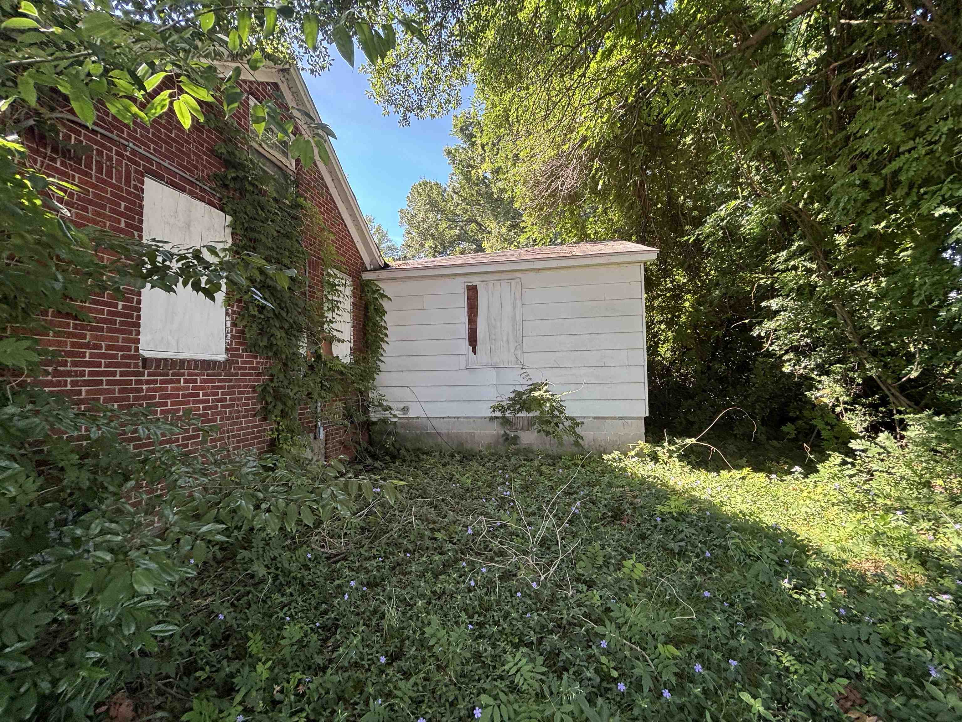 175 E Brooks Rd Property Photo 5