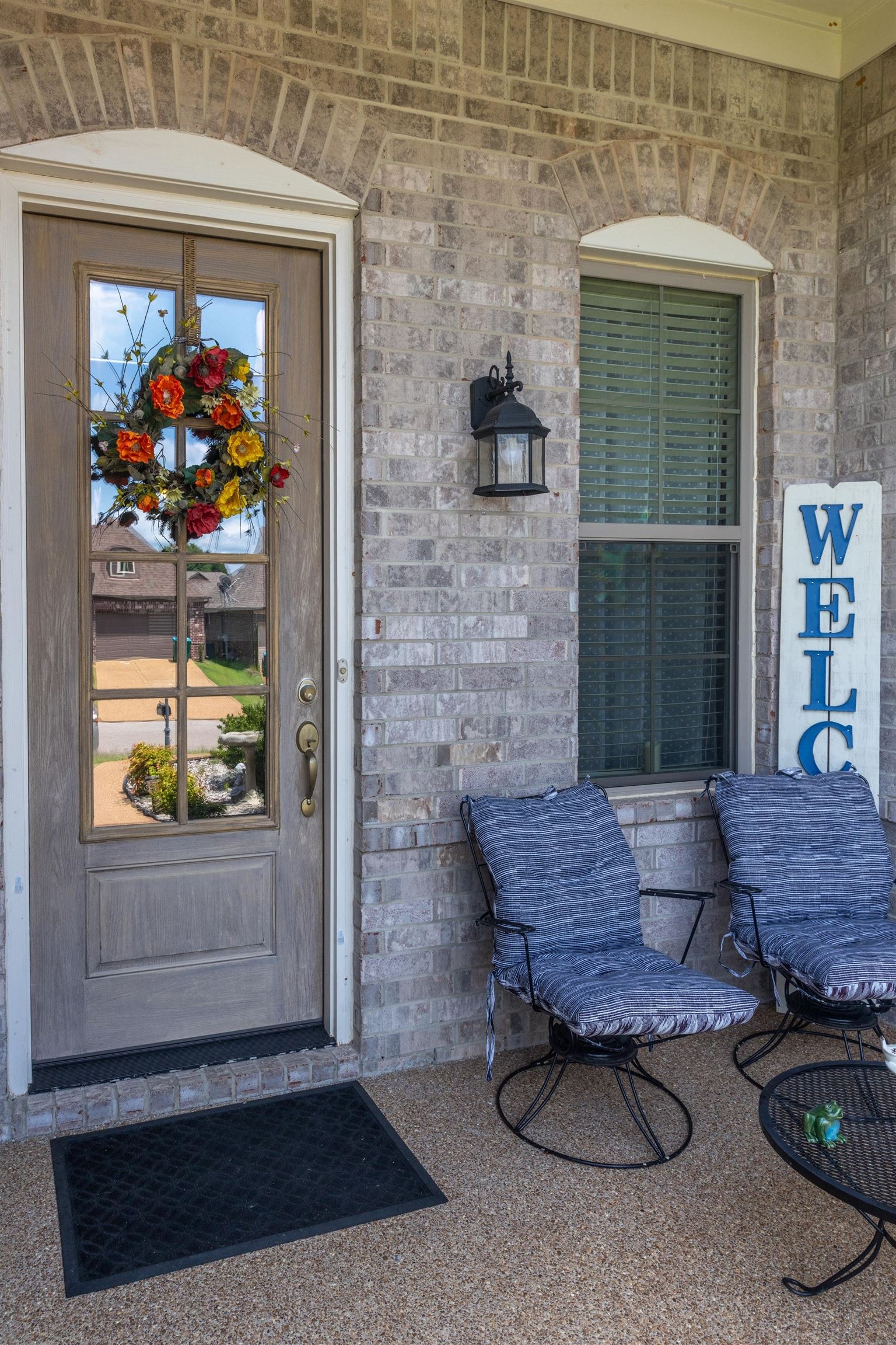 65 Briar Hollow Ln Property Photo 2