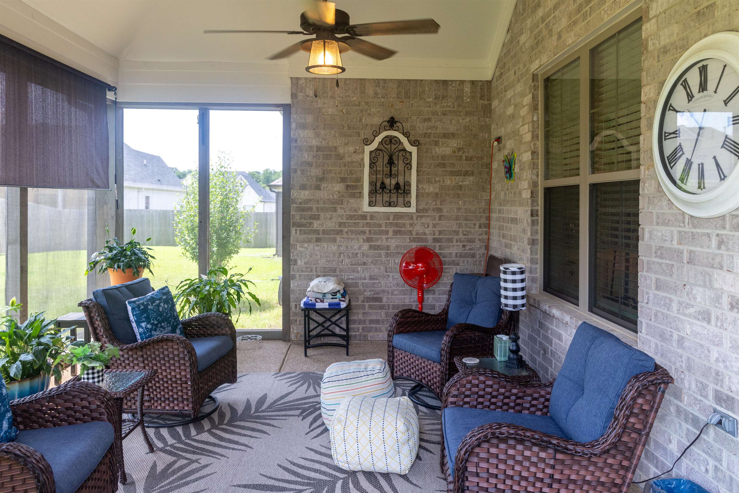 65 Briar Hollow Ln Property Photo 24