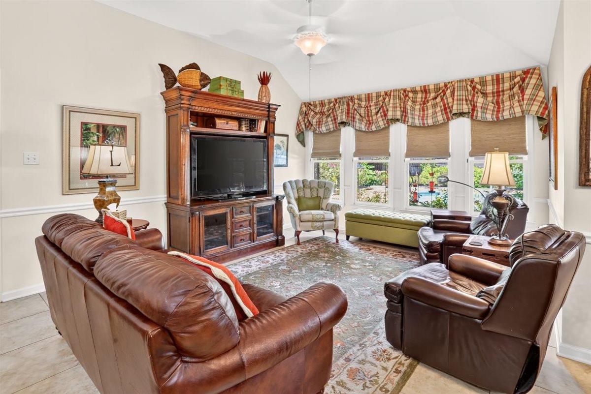 9668 Leeward Slopes Dr Property Photo 13