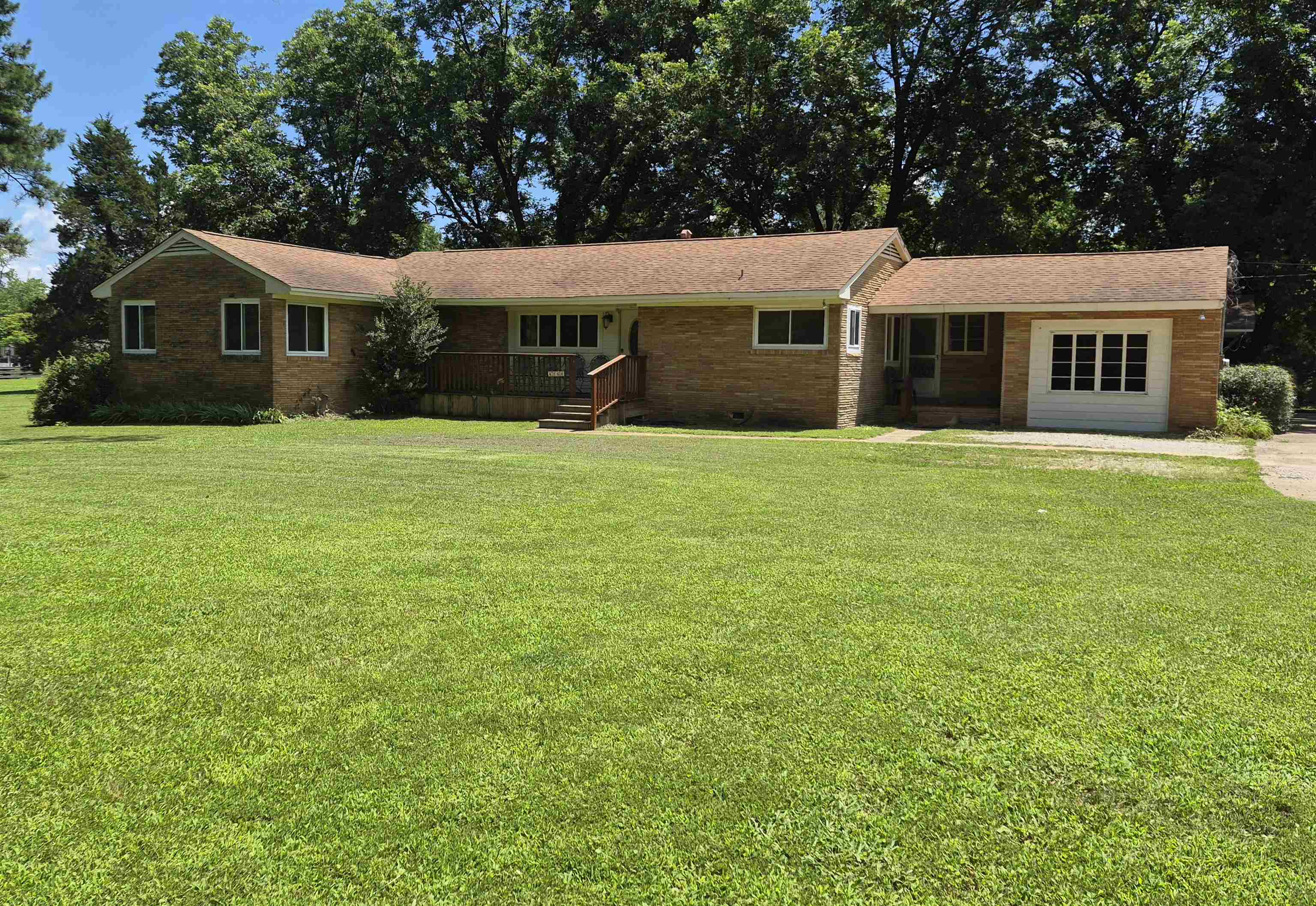 4260 Broadway Rd Property Photo 1