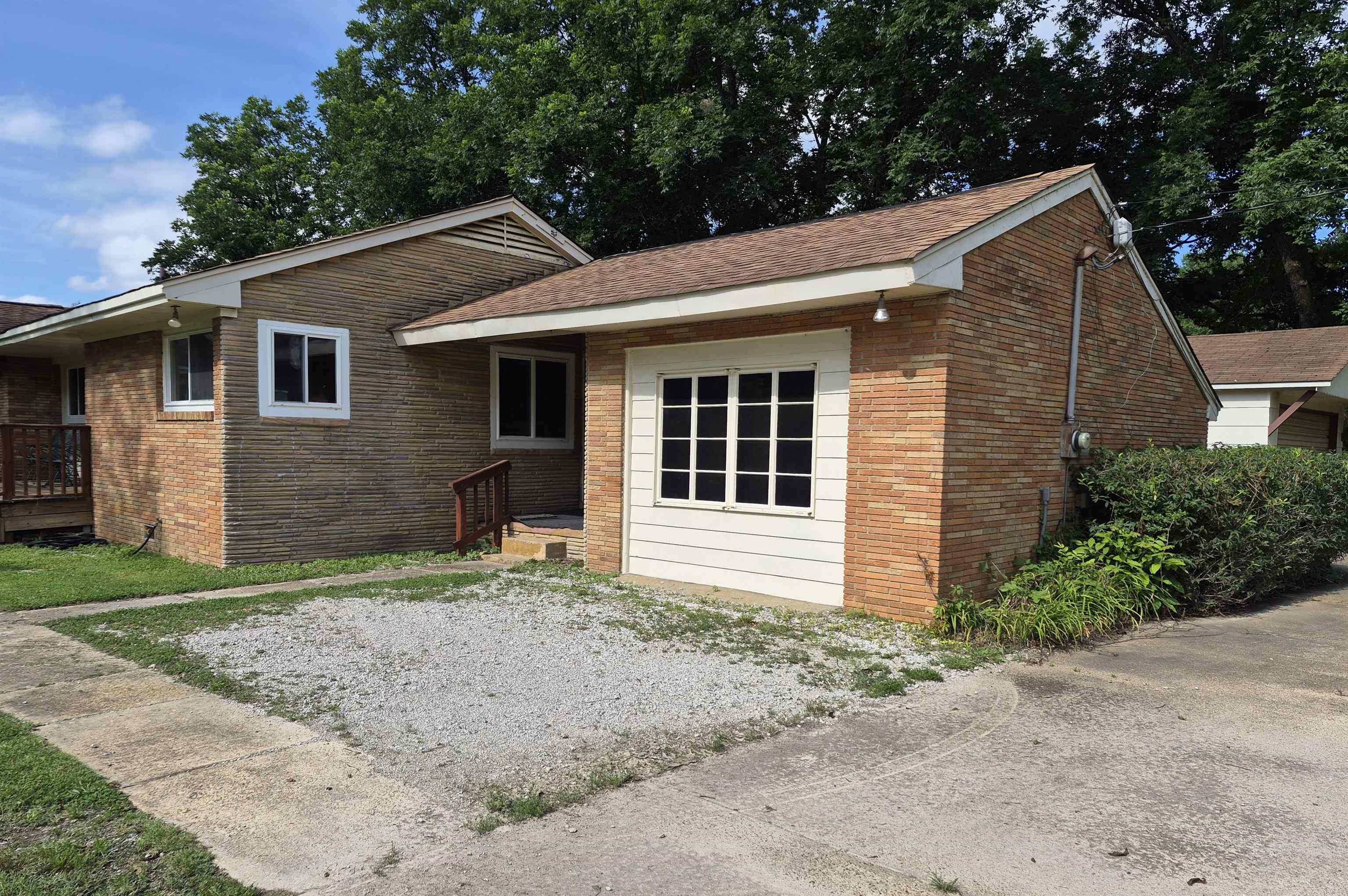 4260 Broadway Rd Property Photo 3