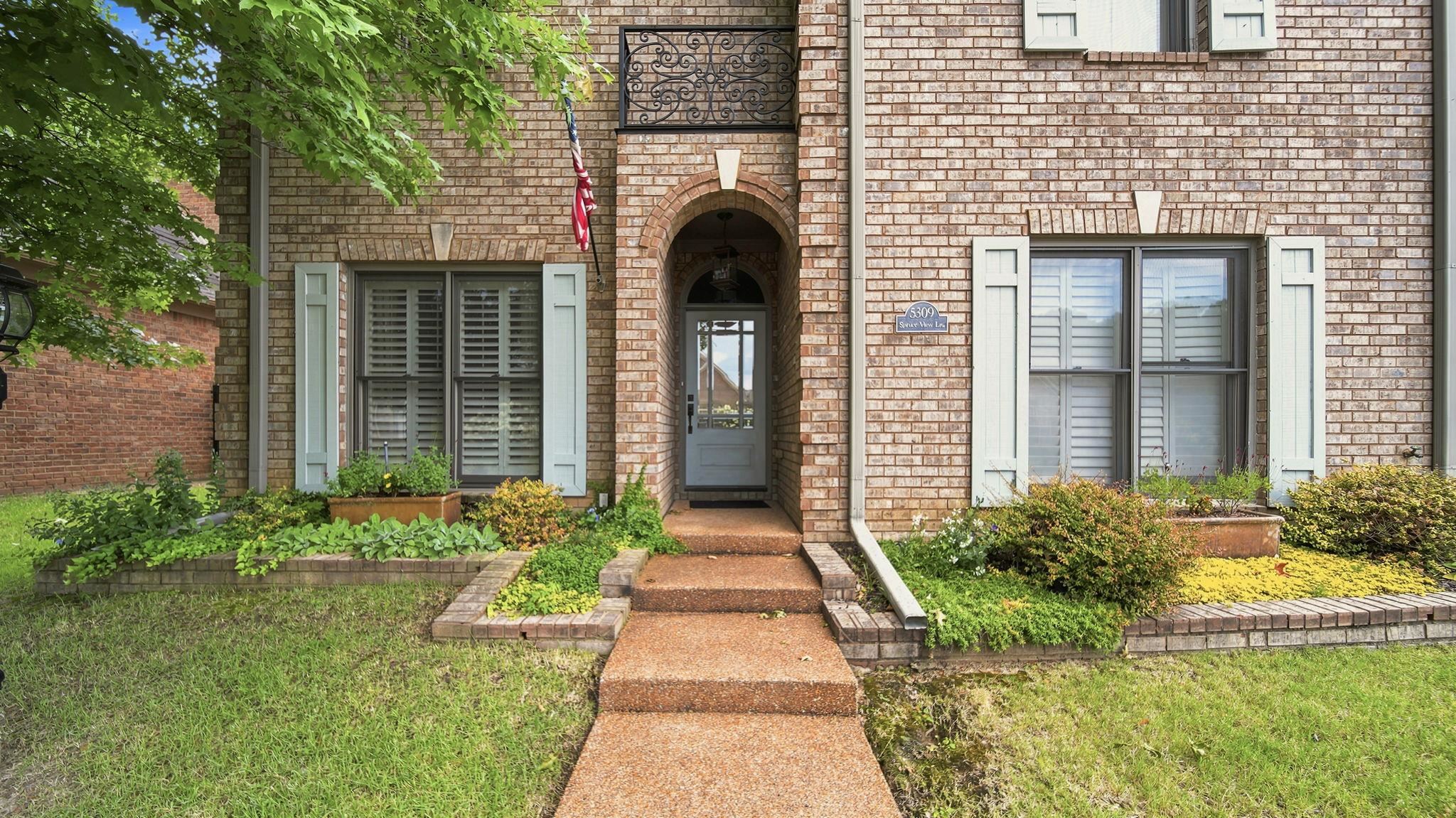 5309 Spruce View Ln Property Photo 2
