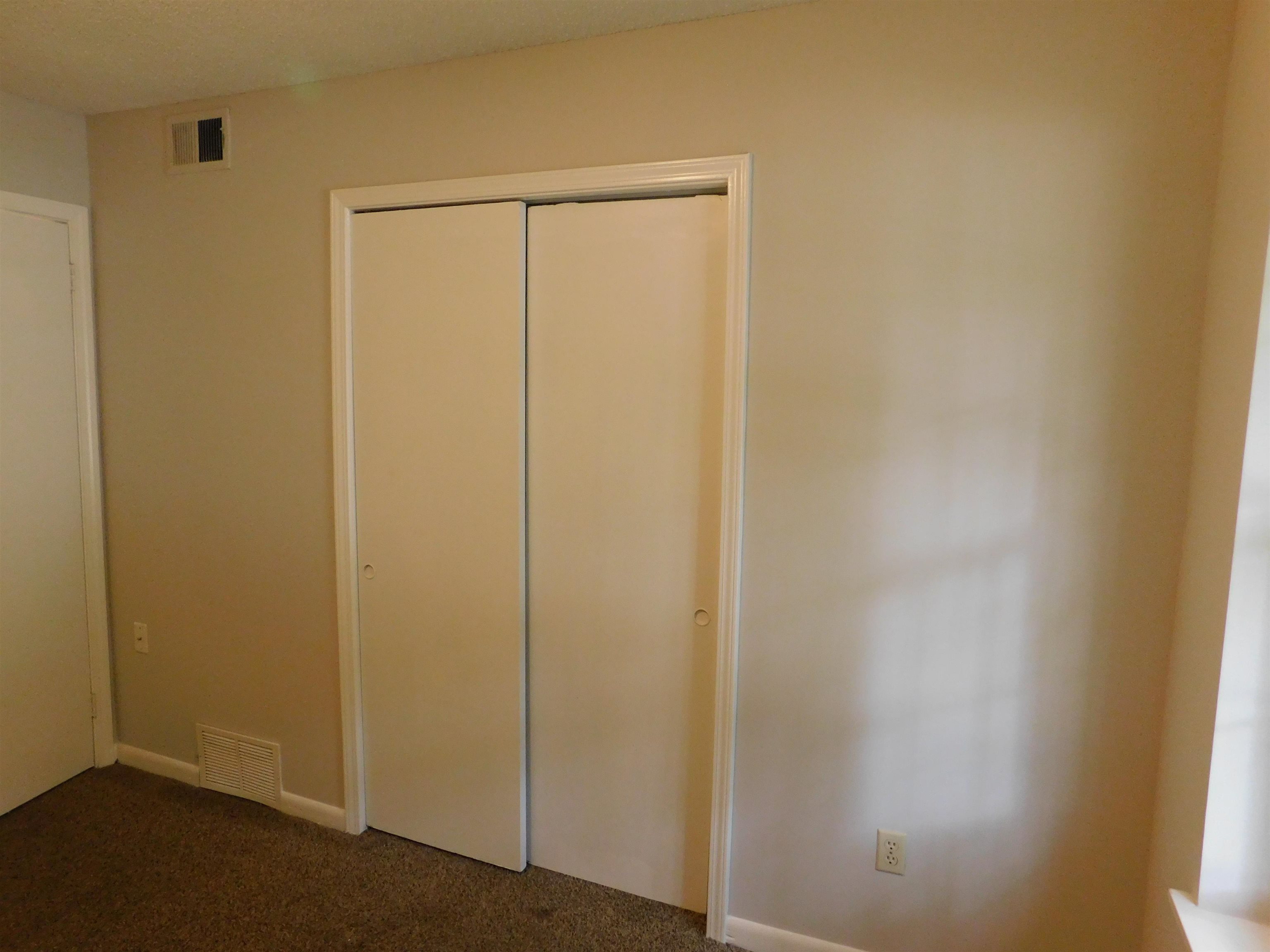5293 Cedar Bluff Dr Property Photo 8