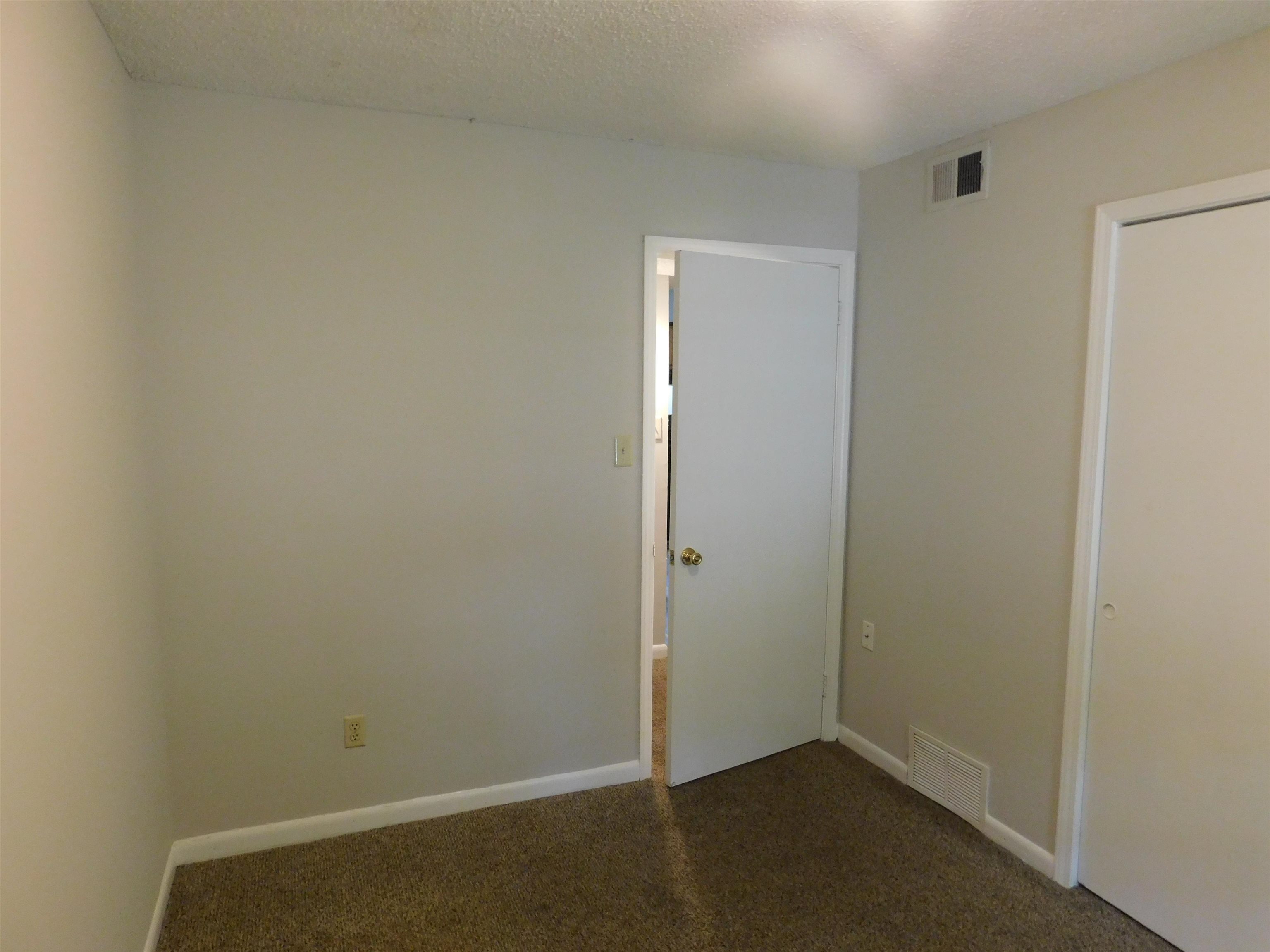 5293 Cedar Bluff Dr Property Photo 9