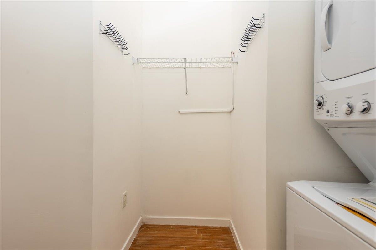2263 Young Ave E 212 Property Photo 10