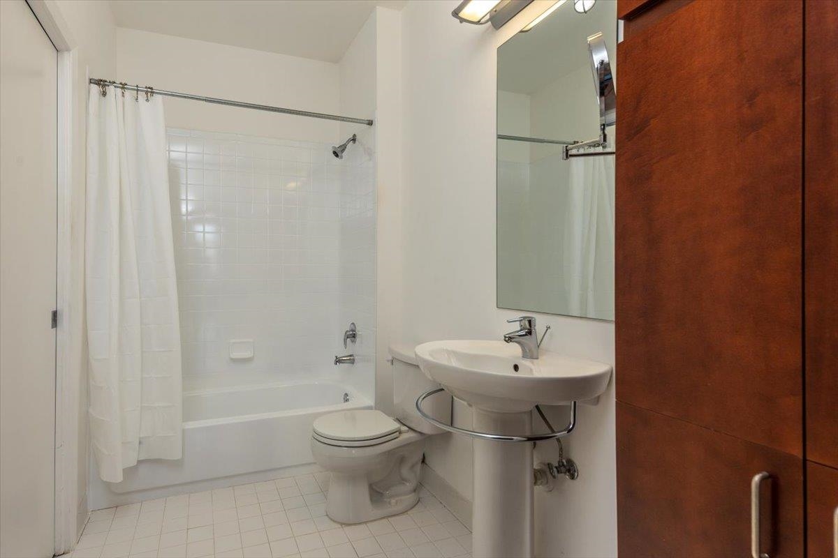 2263 Young Ave E 212 Property Photo 11